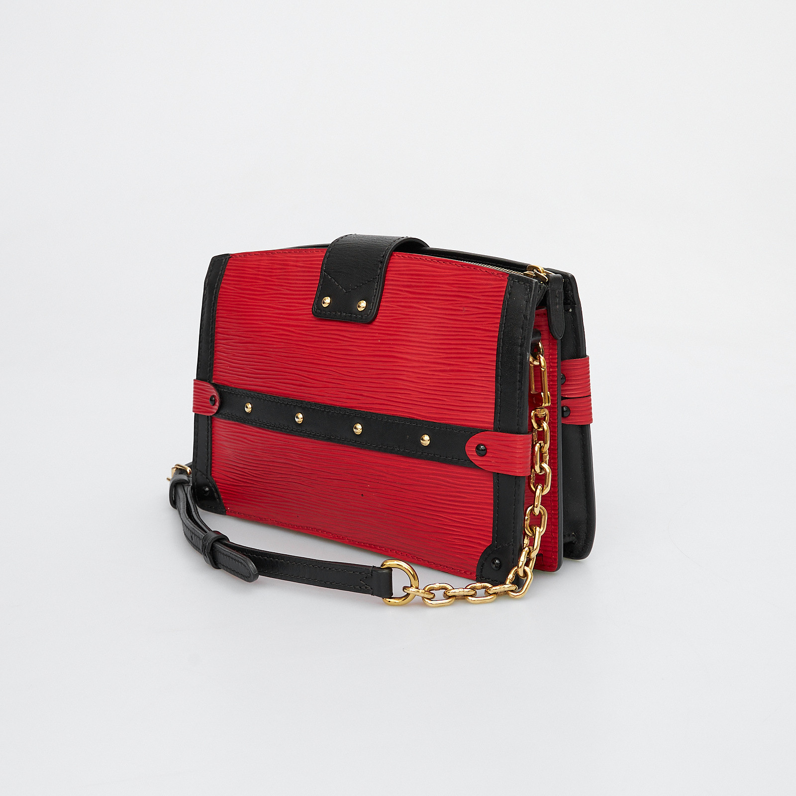 Сумка красного цвета Louis Vuitton - фото из каталога магазина брендовой одежды Second Friend Store Сумка Louis Vuitton - купить оригинал в секонд-хенде SFS - 3