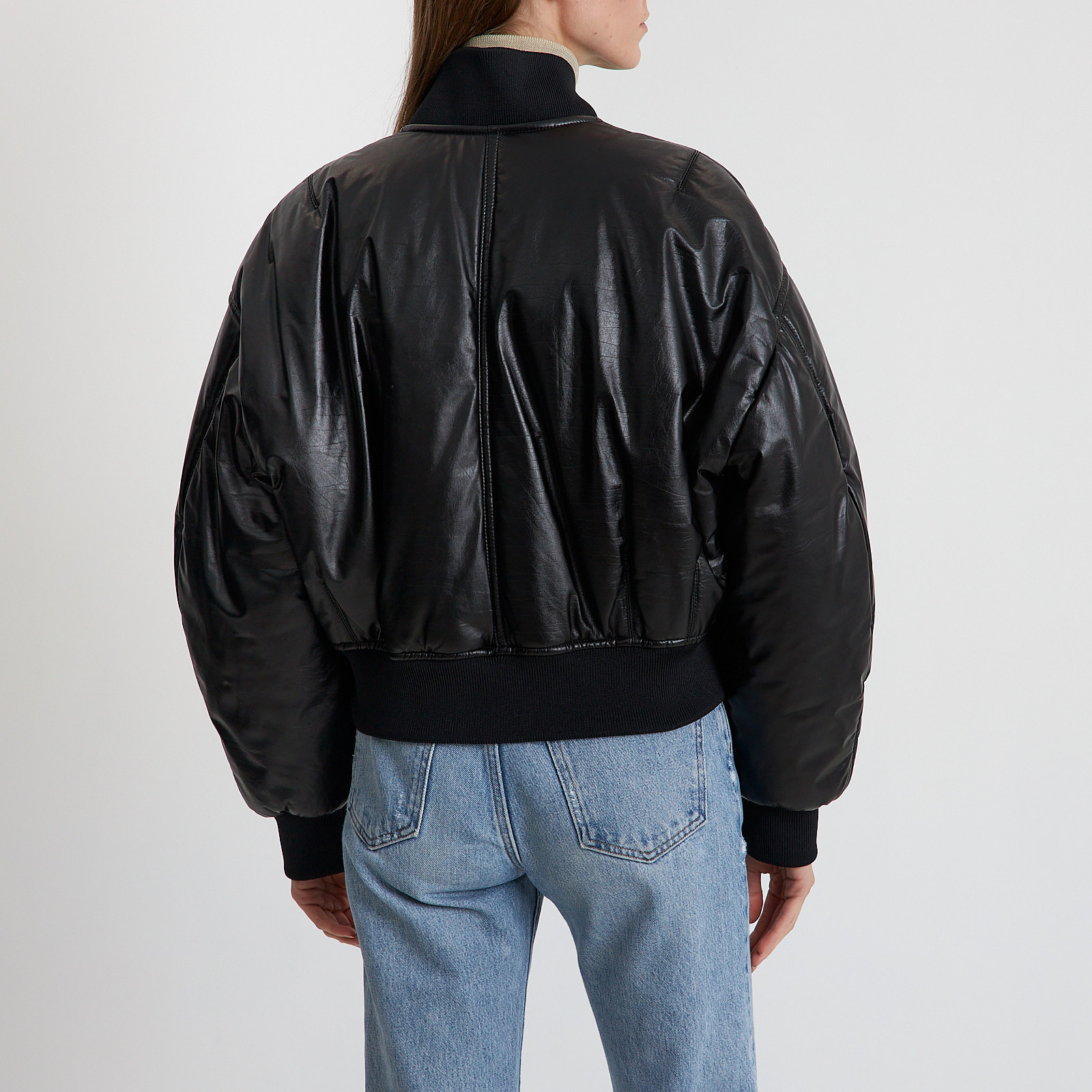 Пуховик черного цвета Gucci - фото из каталога магазина брендовой одежды Second Friend Store Пуховик Gucci - купить оригинал в секонд-хенде SFS - 3