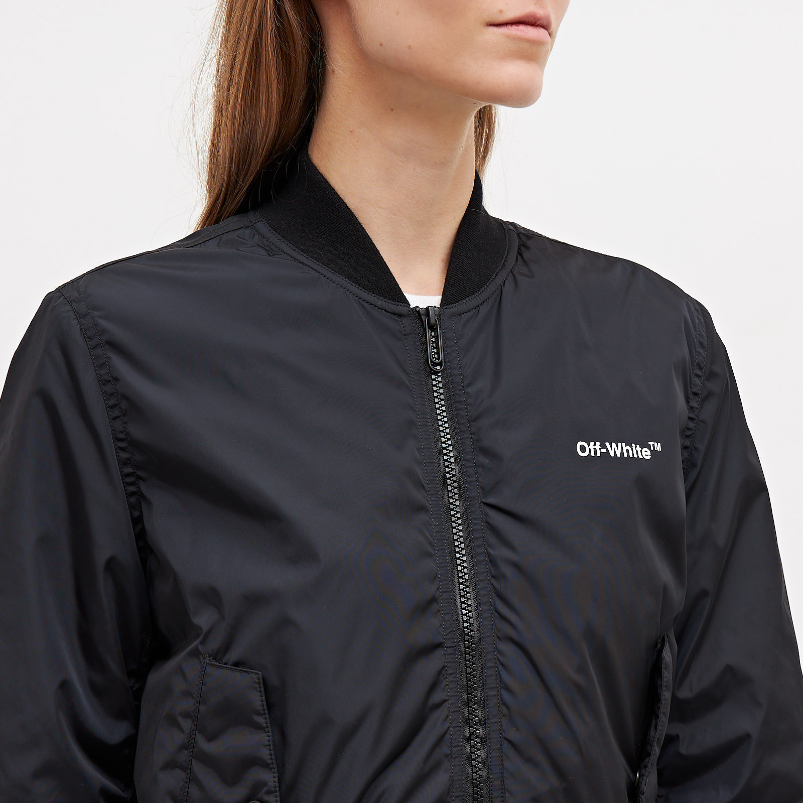 Куртка черного цвета Off-White - фото из каталога магазина брендовой одежды Second Friend Store Куртка Off-White - купить оригинал в секонд-хенде SFS - 4