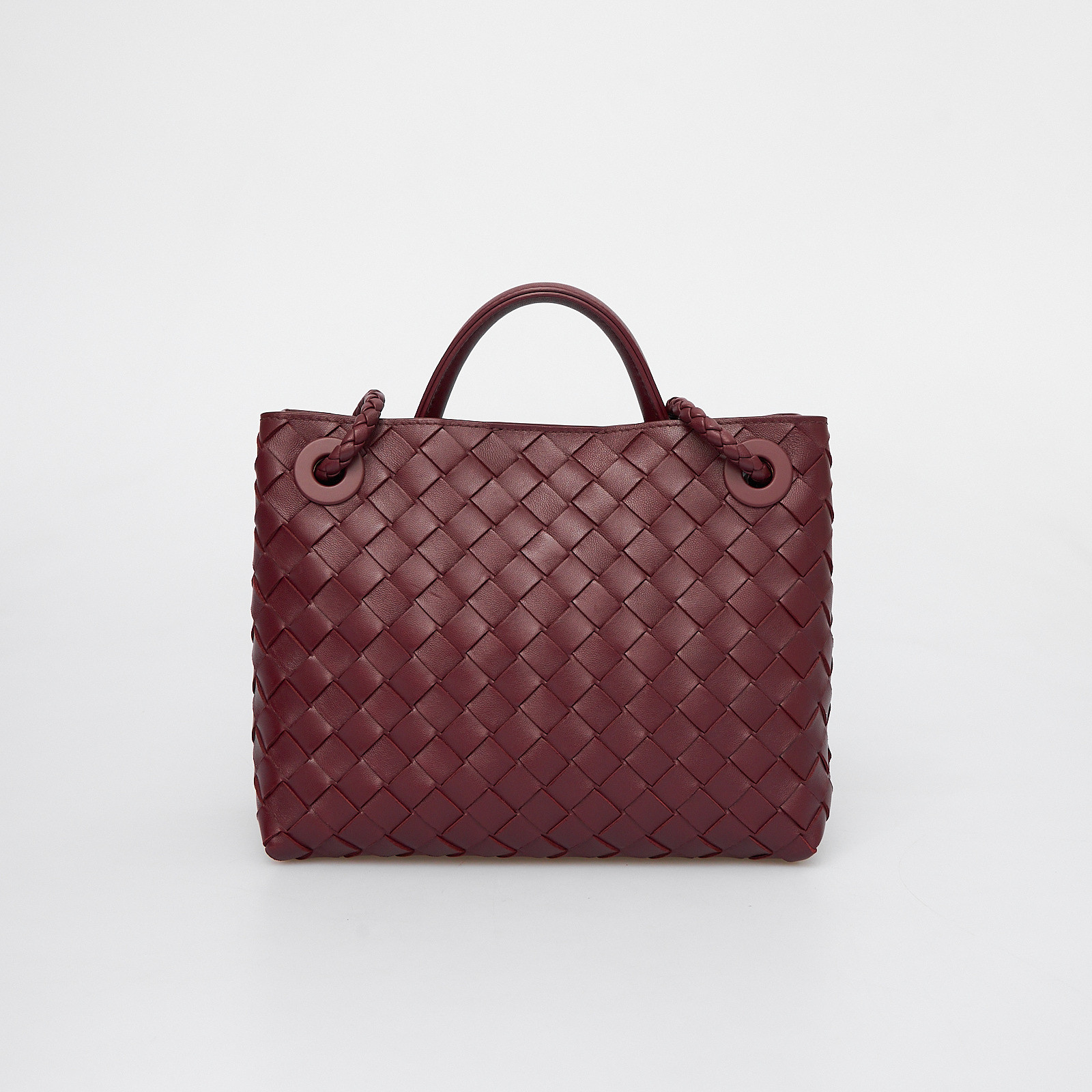 Сумка  бордового цвета Bottega Veneta - фото из каталога магазина брендовой одежды Second Friend Store Сумка Bottega Veneta - купить оригинал в секонд-хенде SFS - 4