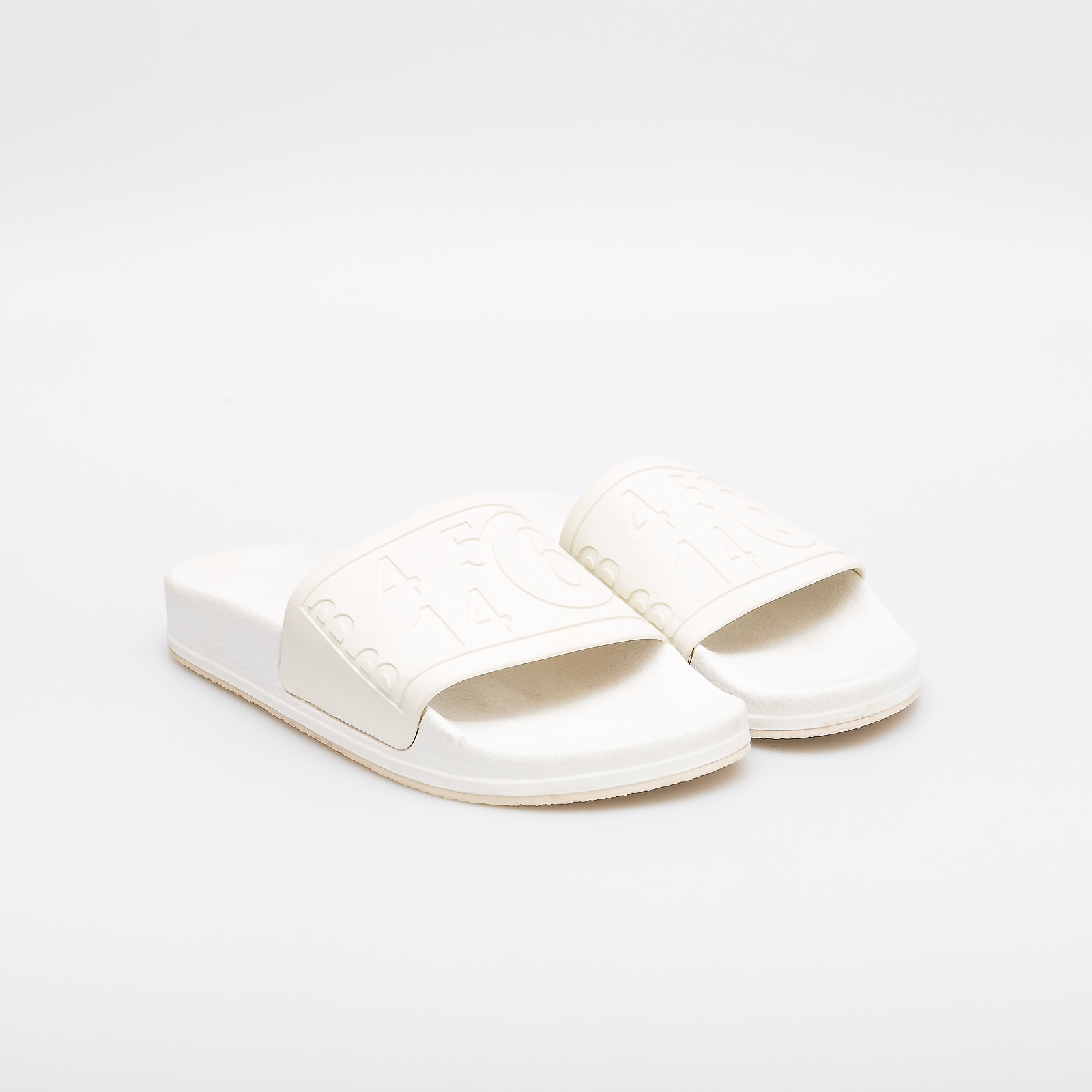 Сандалии белого цвета MM6 Maison Margiela - фото из каталога магазина брендовой одежды Second Friend Store Сандалии MM6 Maison Margiela - купить оригинал в секонд-хенде SFS - 2