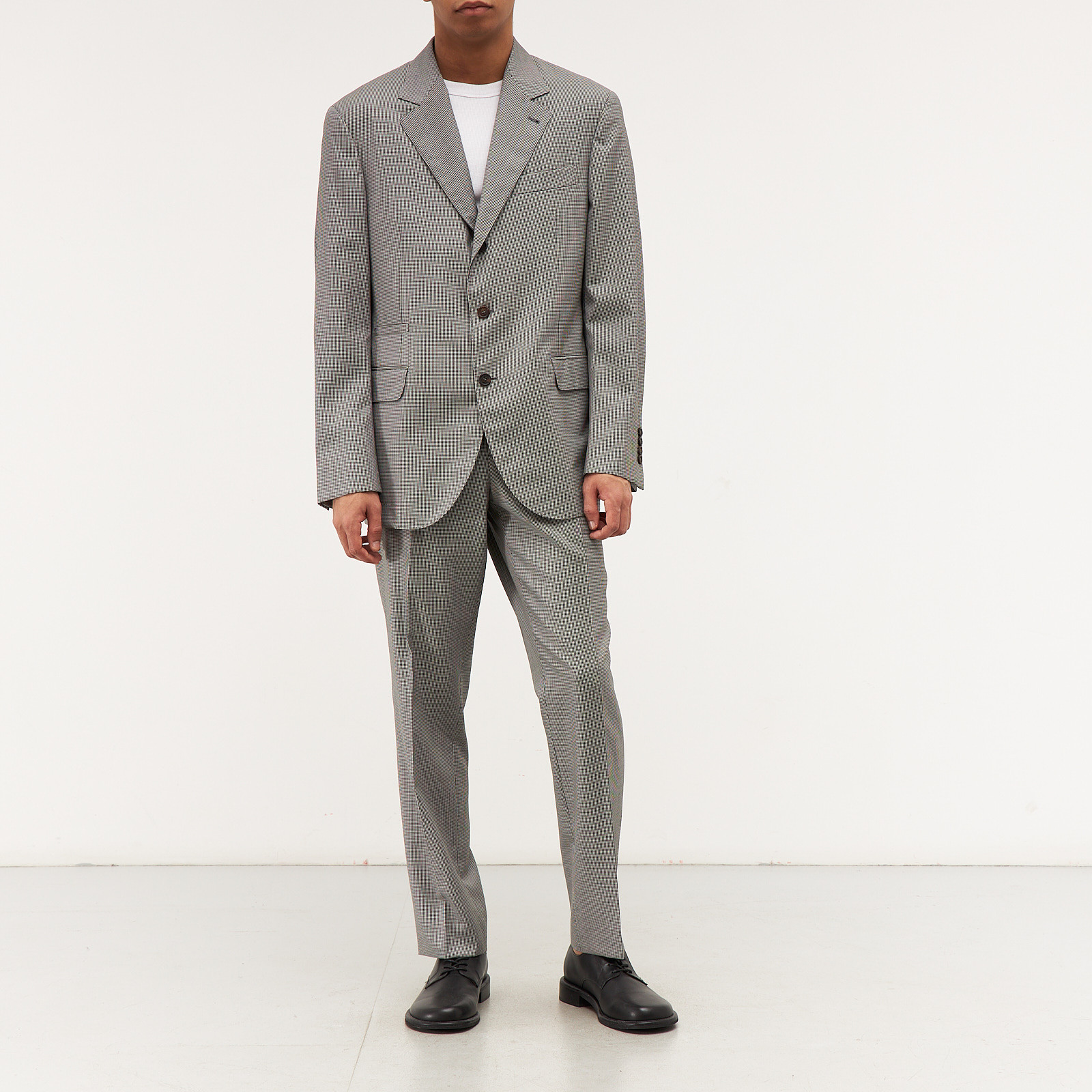 Костюм серого цвета Brunello Cucinelli - фото из каталога магазина брендовой одежды Second Friend Store Костюм Brunello Cucinelli - купить оригинал в секонд-хенде SFS - 1