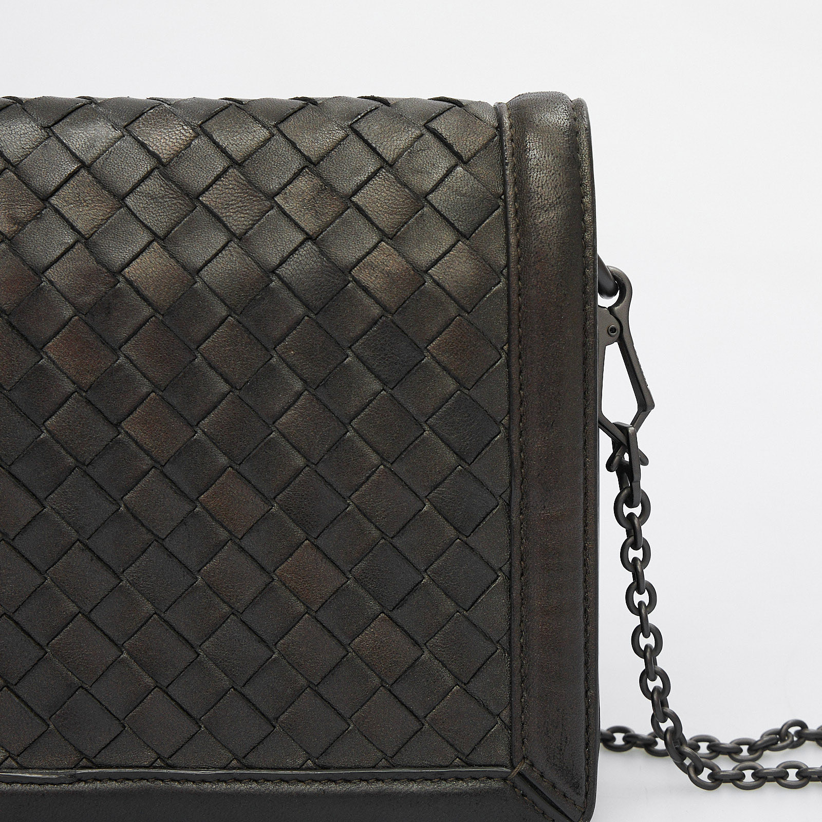 Сумка черного цвета Bottega Veneta - фото из каталога магазина брендовой одежды Second Friend Store Сумка Bottega Veneta - купить оригинал в секонд-хенде SFS - 7