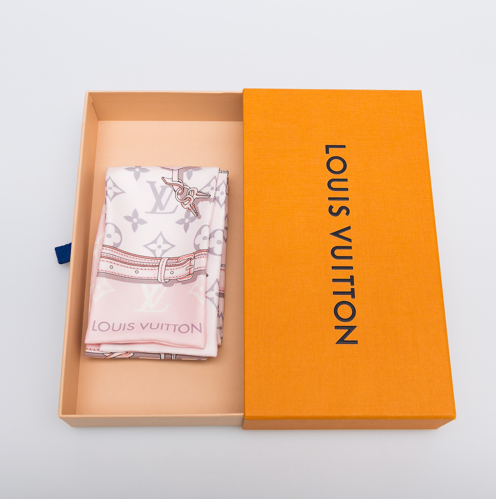 Платок Louis Vuitton - купить оригинал в секонд-хенде SFS - 3