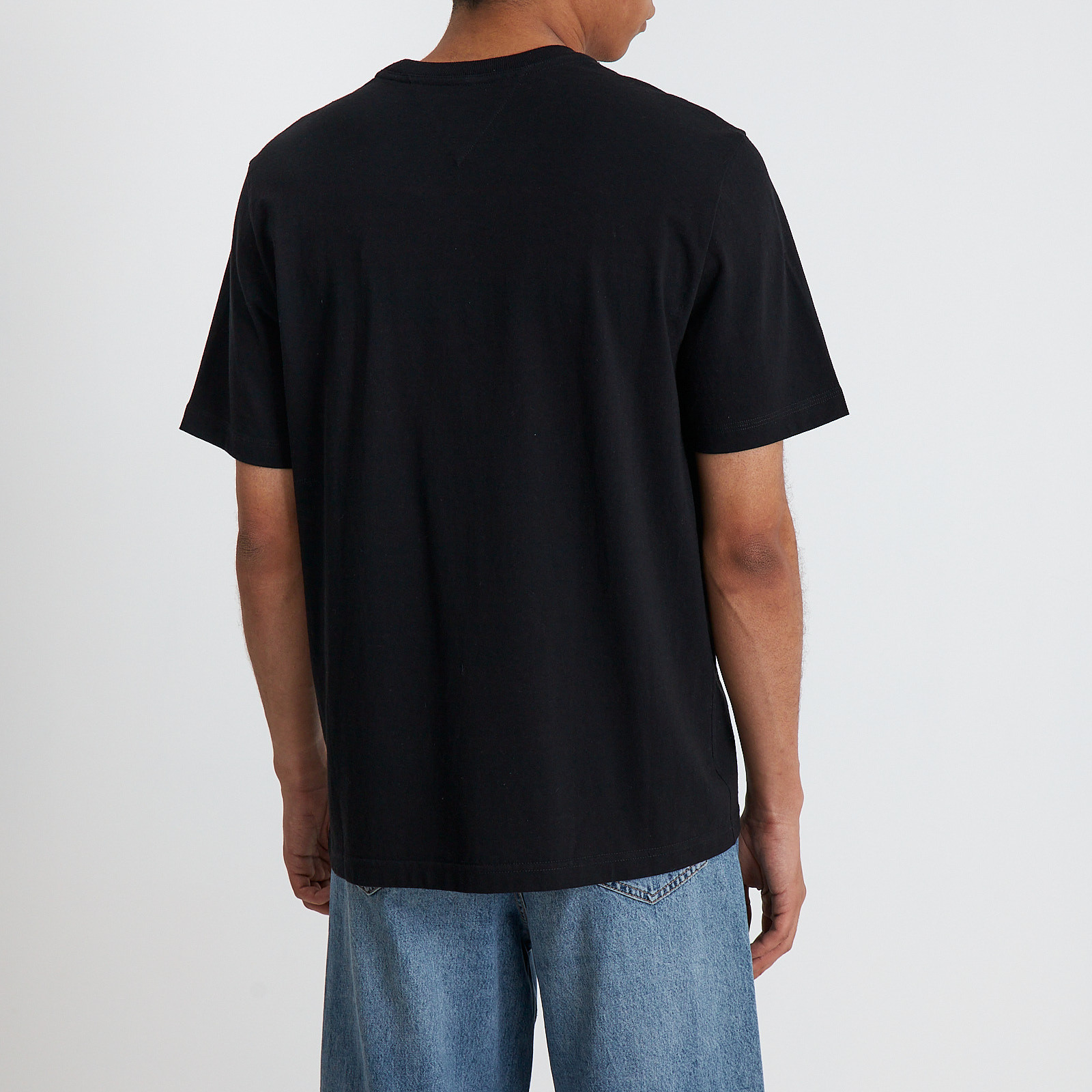 Футболка черного цвета Bottega Veneta - фото из каталога магазина брендовой одежды Second Friend Store Футболка Bottega Veneta - купить оригинал в секонд-хенде SFS - 3