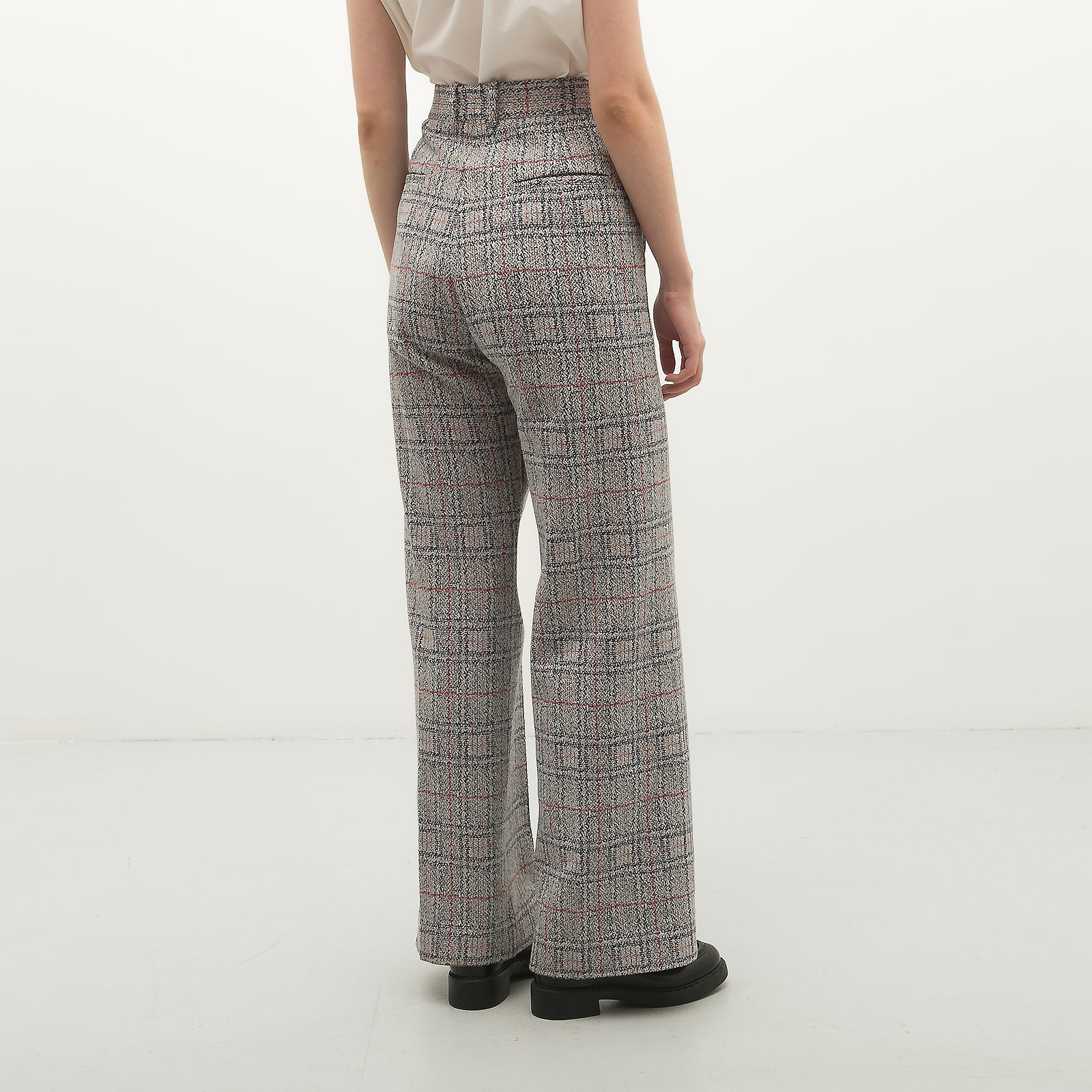 Брюки серого цвета Celine - фото из каталога магазина брендовой одежды Second Friend Store Брюки Celine - купить оригинал в секонд-хенде SFS - 2