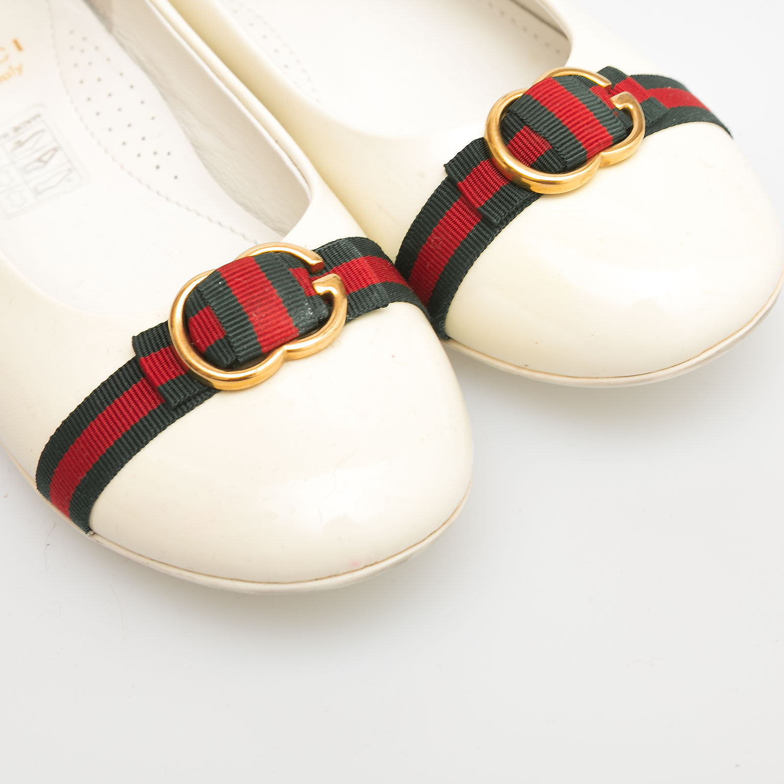 Балетки белого цвета Gucci - фото из каталога магазина брендовой одежды Second Friend Store Балетки Gucci - купить оригинал в секонд-хенде SFS - 4