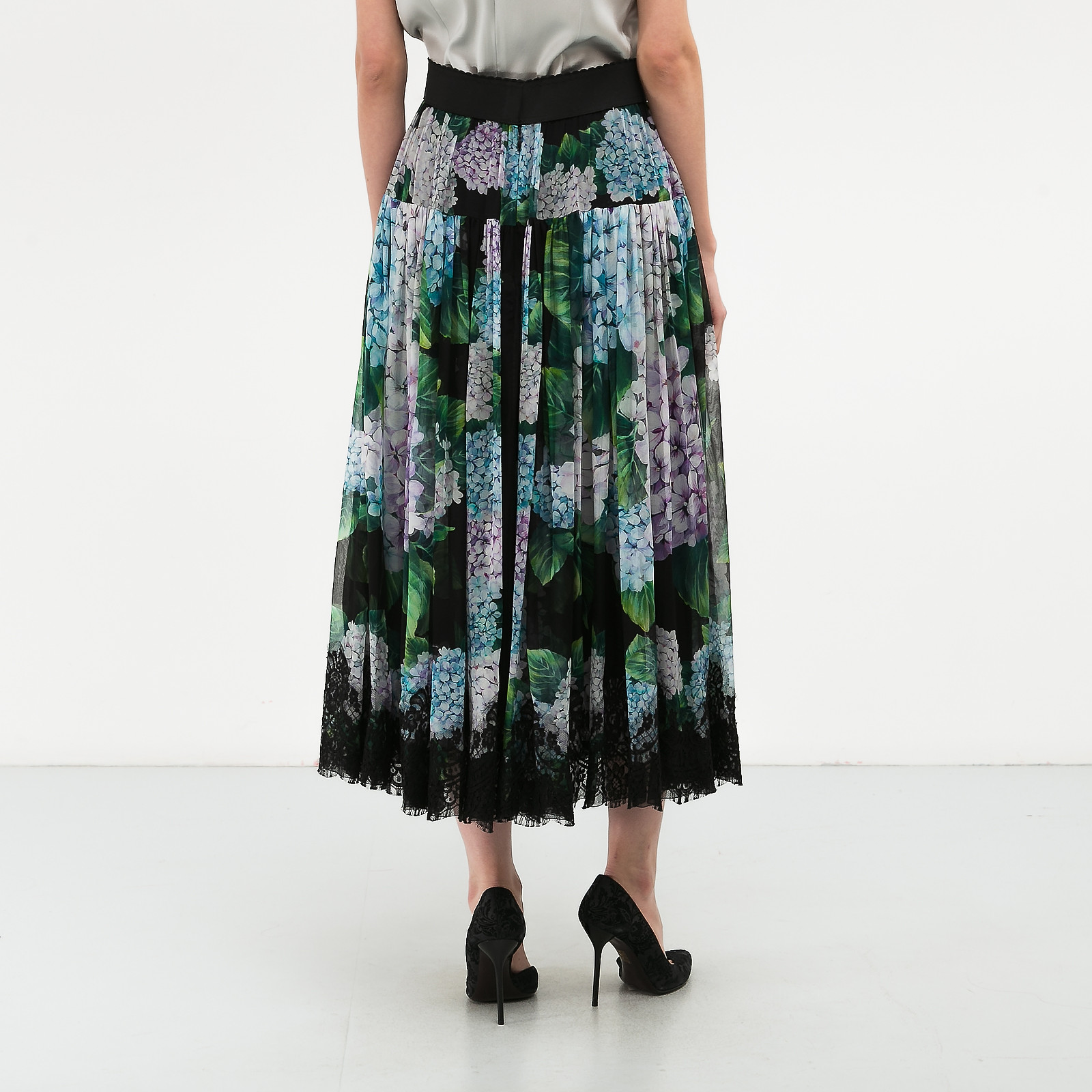 Юбка черного цвета Dolce&Gabbana - фото из каталога магазина брендовой одежды Second Friend Store Юбка Dolce&Gabbana - купить оригинал в секонд-хенде SFS - 3