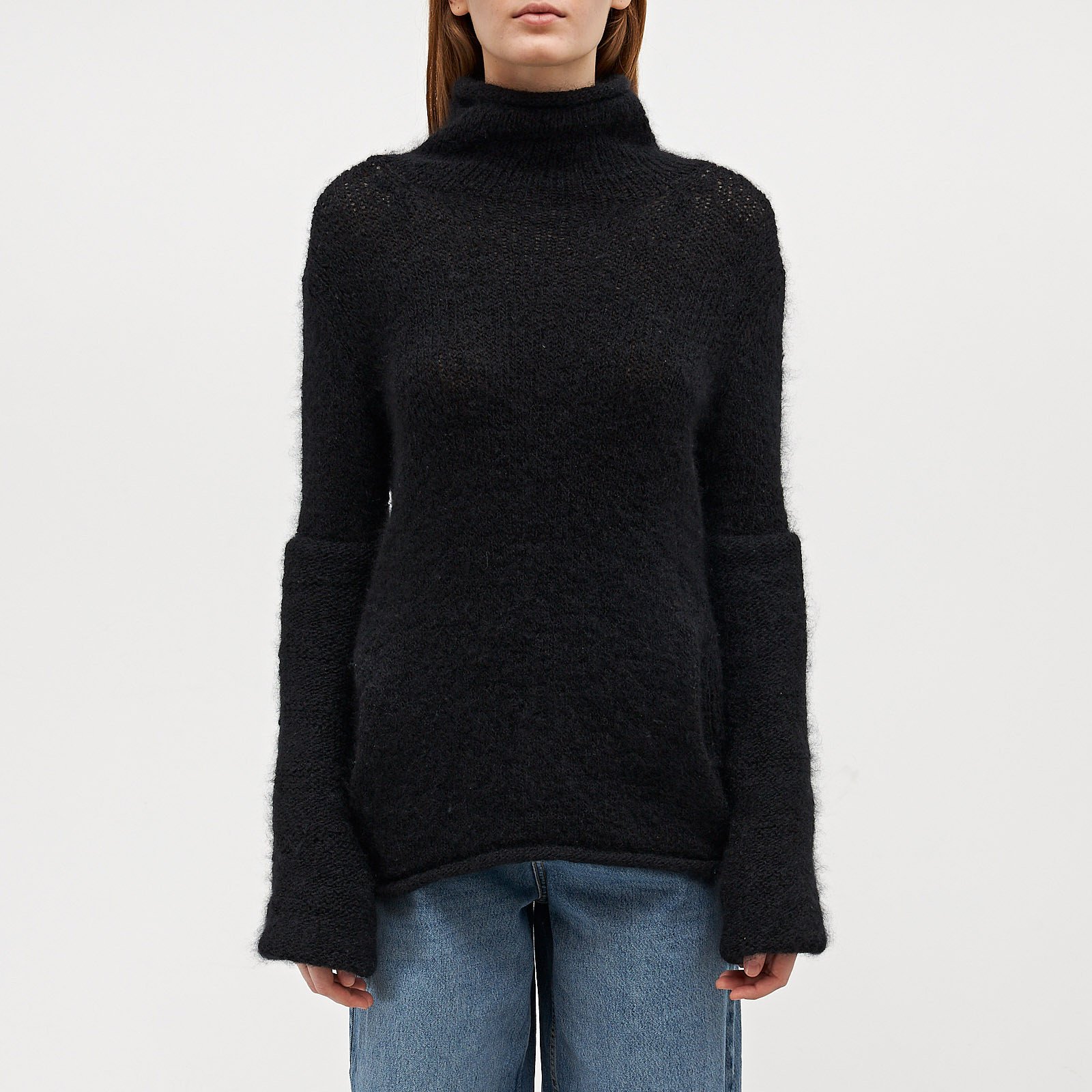 Свитер черного цвета Yohji Yamamoto - фото из каталога магазина брендовой одежды Second Friend Store Свитер Yohji Yamamoto - купить оригинал в секонд-хенде SFS - 1