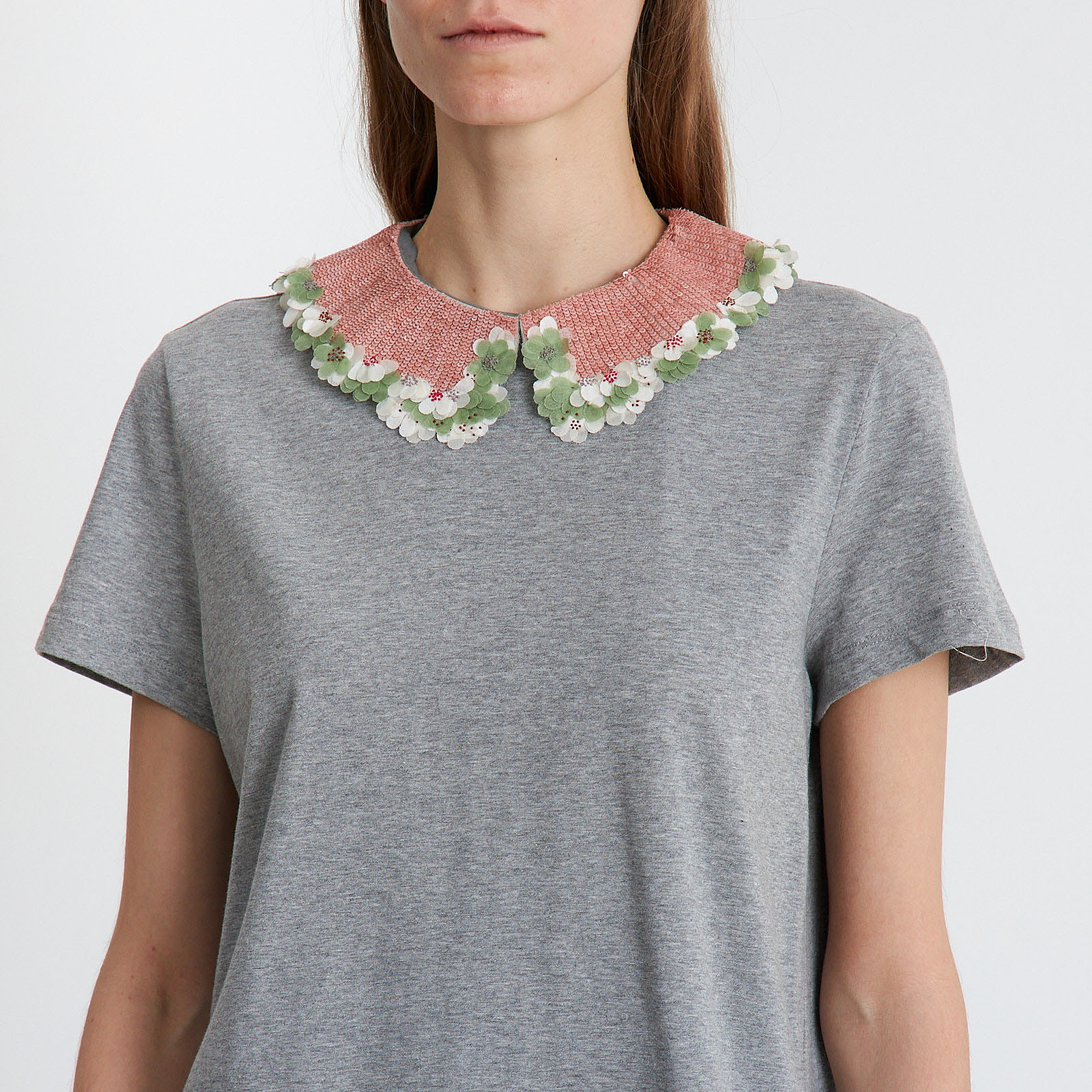 Футболка серого цвета Valentino - фото из каталога магазина брендовой одежды Second Friend Store Футболка Valentino - купить оригинал в секонд-хенде SFS - 4