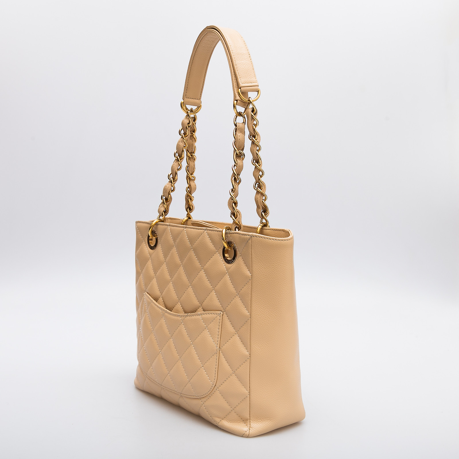 Сумка бежевого цвета Chanel - фото из каталога магазина брендовой одежды Second Friend Store Сумка Chanel - купить оригинал в секонд-хенде SFS - 3