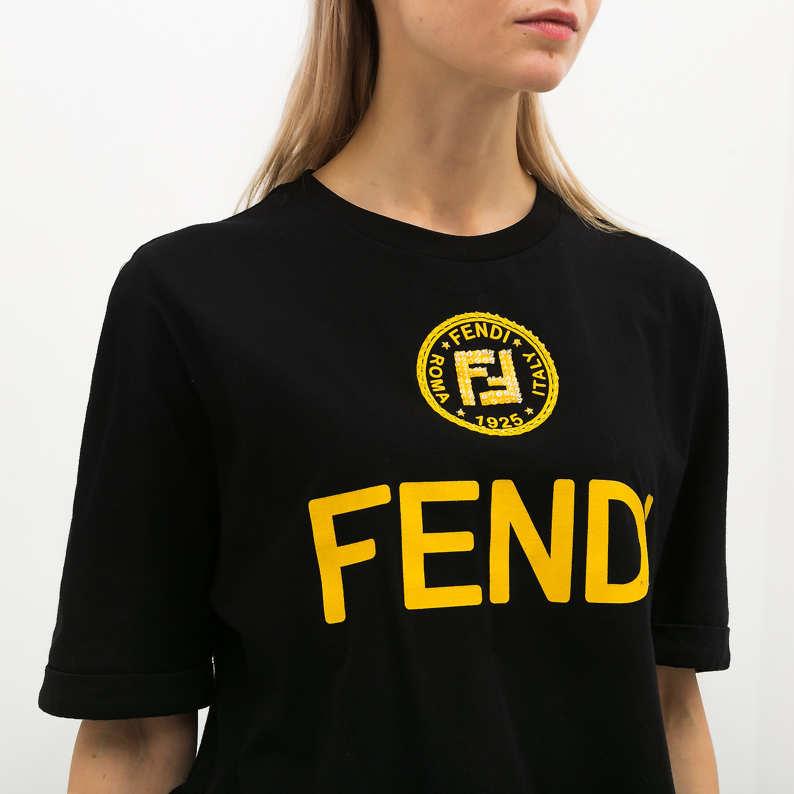 Футболка Fendi - купить оригинал в секонд-хенде SFS