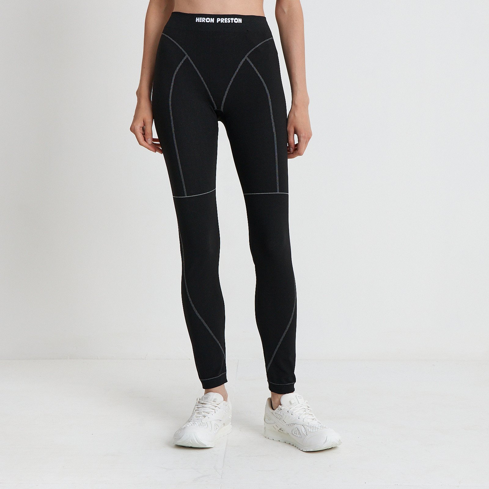 Леггинсы черного цвета Heron Preston - фото из каталога магазина брендовой одежды Second Friend Store Леггинсы Heron Preston - купить оригинал в секонд-хенде SFS - 1