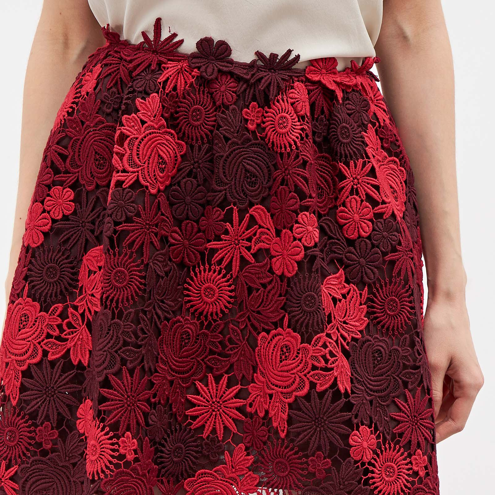 Юбка красного цвета Valentino - фото из каталога магазина брендовой одежды Second Friend Store Юбка Valentino - купить оригинал в секонд-хенде SFS - 4