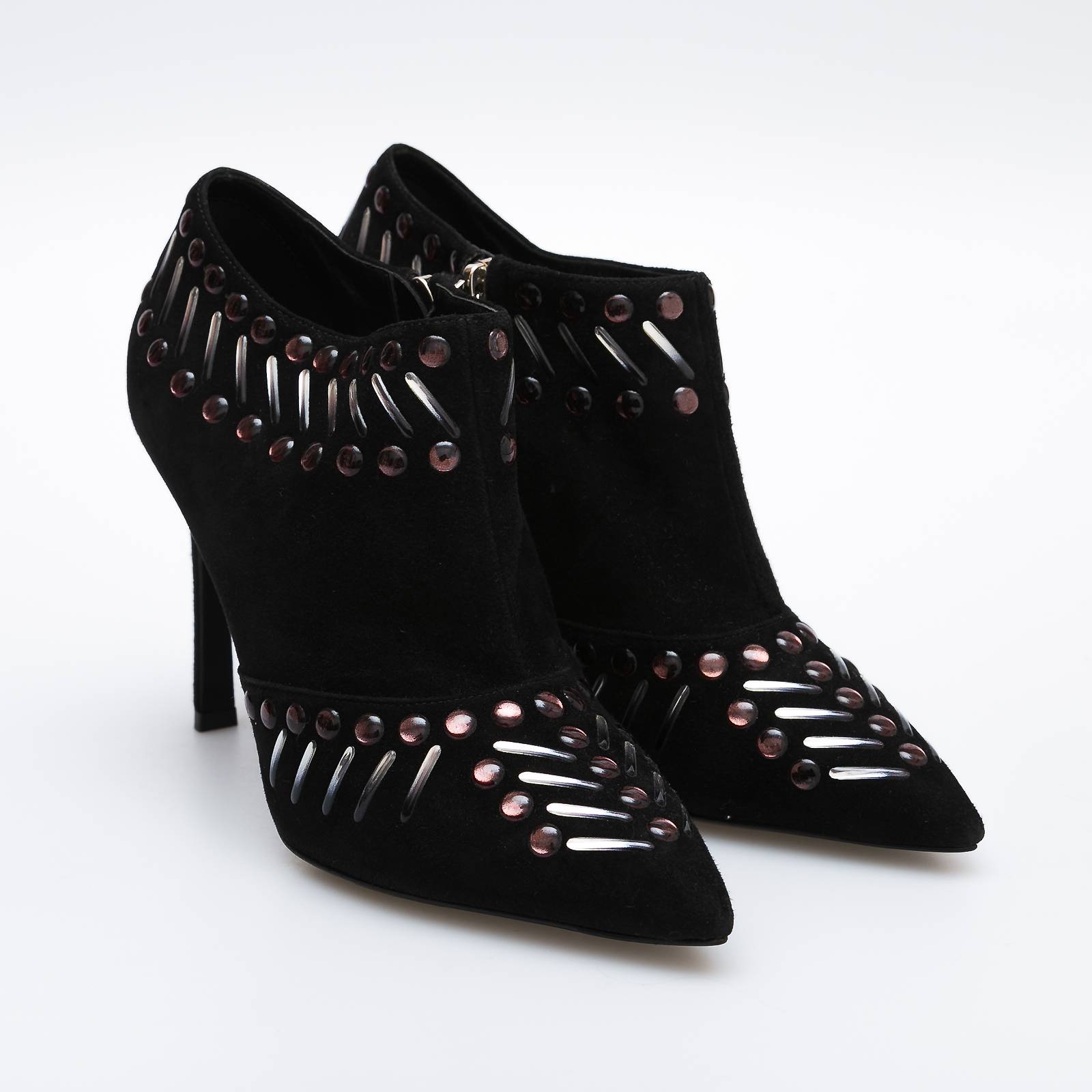 Ботильоны черного цвета Louis Vuitton - фото из каталога магазина брендовой одежды Second Friend Store Ботильоны Louis Vuitton - купить оригинал в секонд-хенде SFS - 2