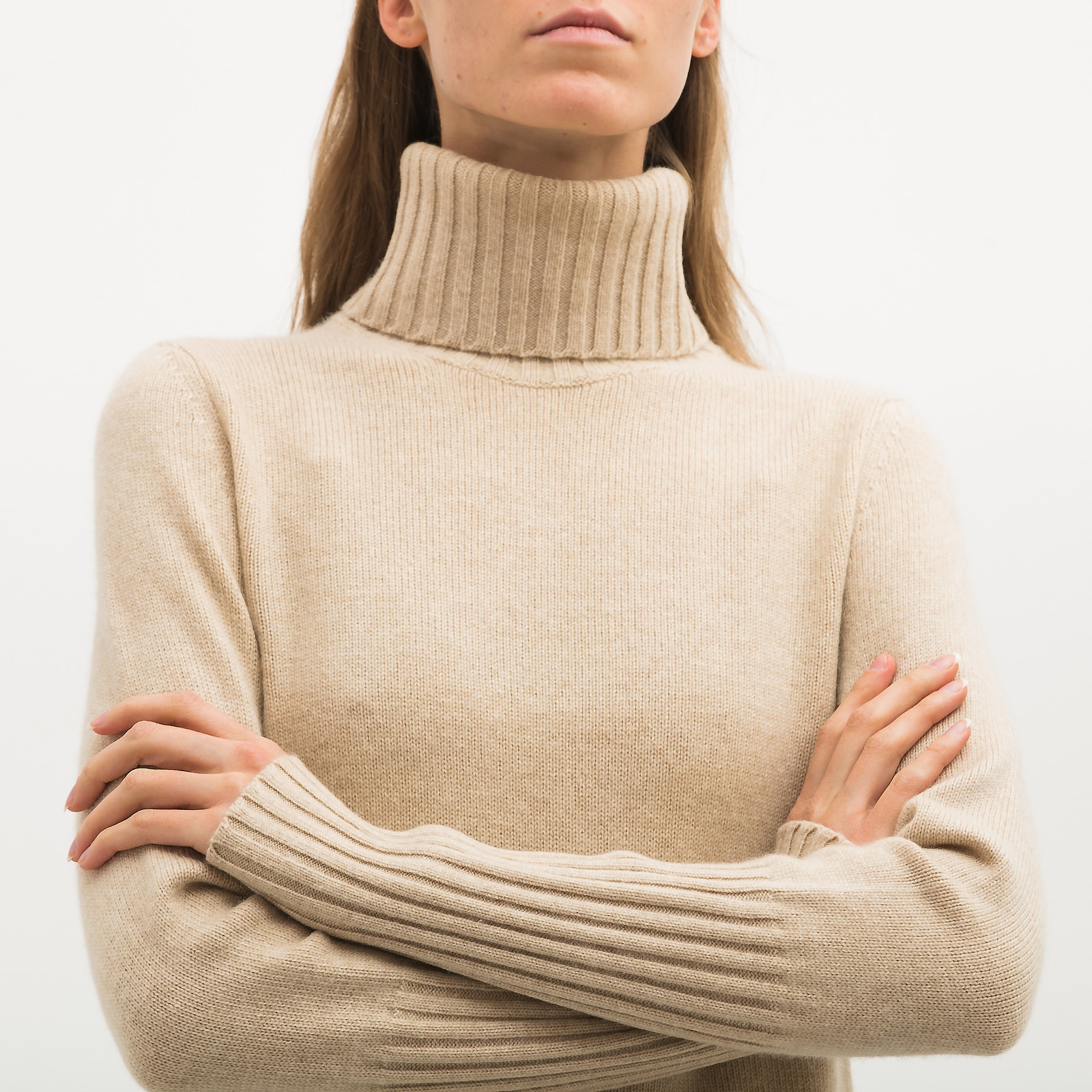 Водолазка бежевого цвета Loro Piana - фото из каталога магазина брендовой одежды Second Friend Store Водолазка Loro Piana - купить оригинал в секонд-хенде SFS - 4