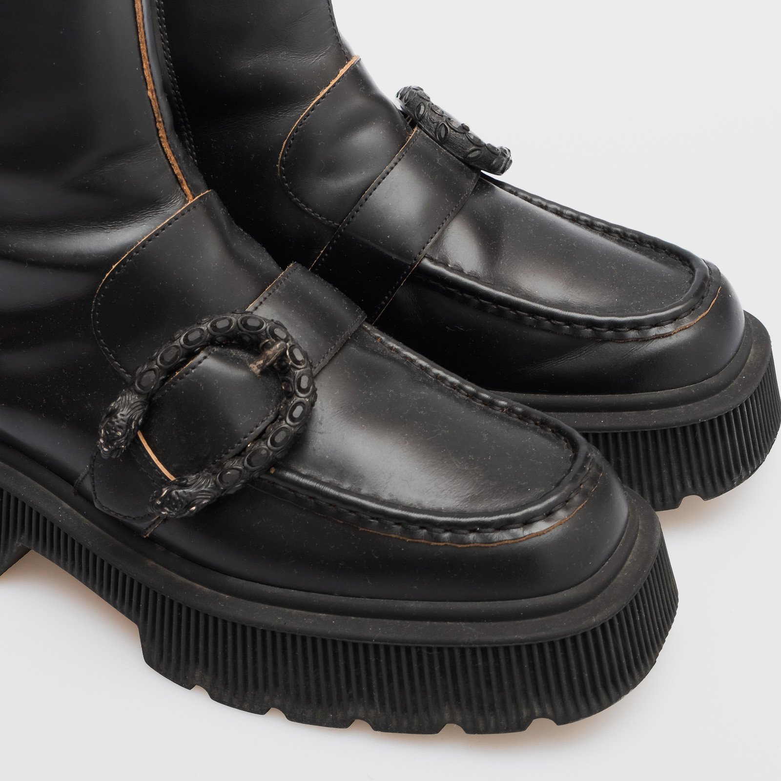 Ботинки черного цвета Gucci - фото из каталога магазина брендовой одежды Second Friend Store Ботинки Gucci - купить оригинал в секонд-хенде SFS - 4