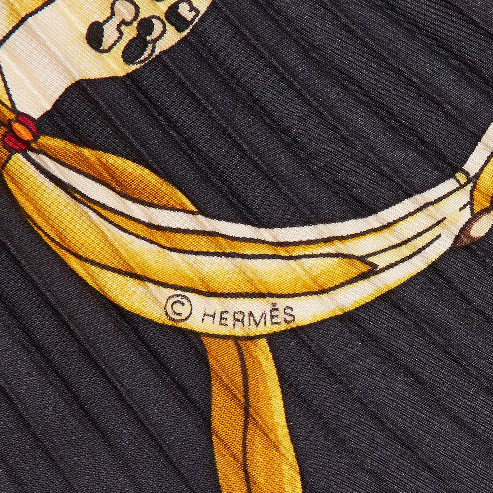 Платок Hermes - фото из каталога магазина брендовой одежды Second Friend Store Платок Hermes - купить оригинал в секонд-хенде SFS - 5