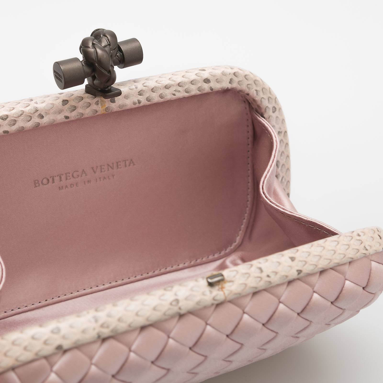 Клатч Bottega Veneta - купить оригинал в секонд-хенде SFS