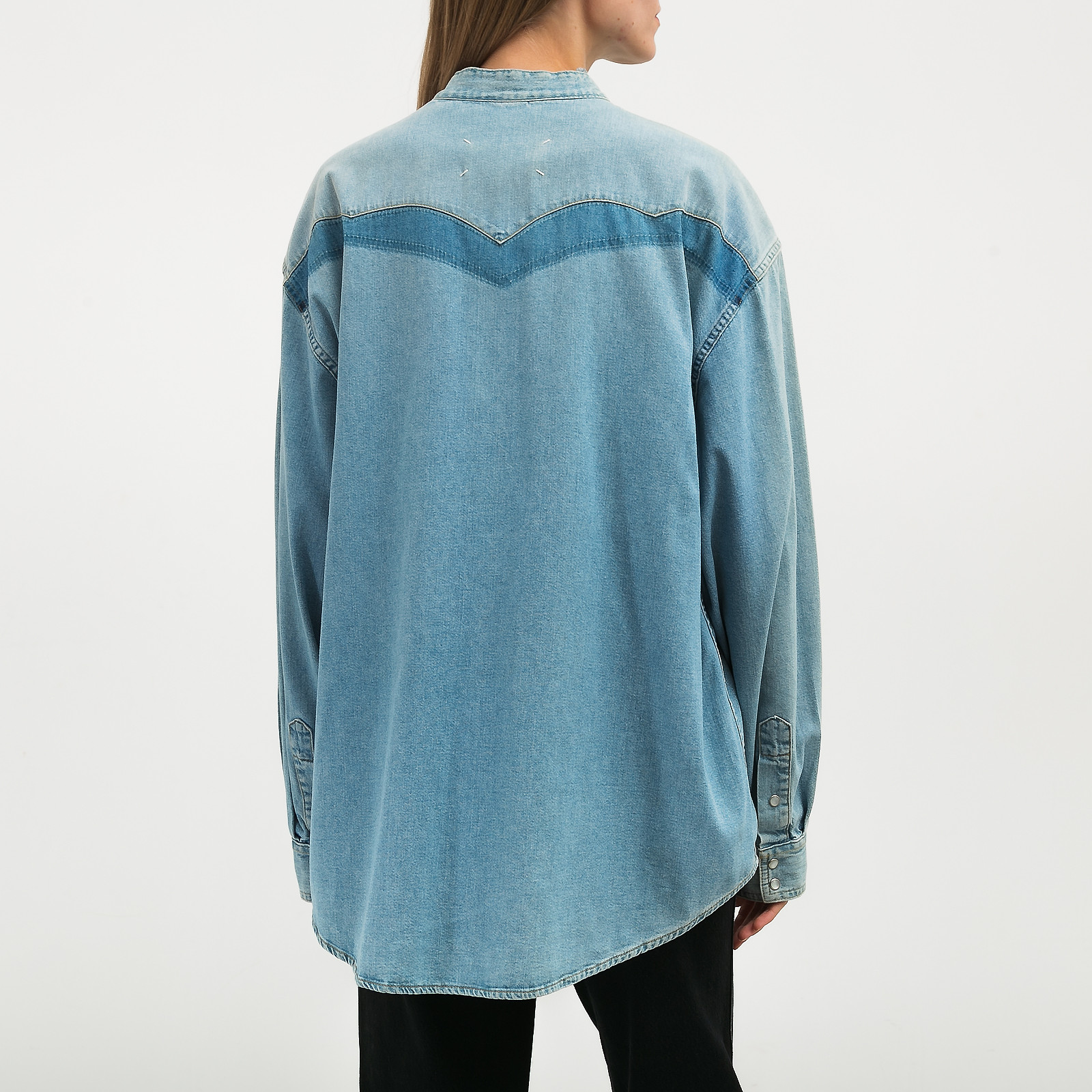Рубашка голубого цвета Maison Margiela - фото из каталога магазина брендовой одежды Second Friend Store Рубашка Maison Margiela - купить оригинал в секонд-хенде SFS - 2