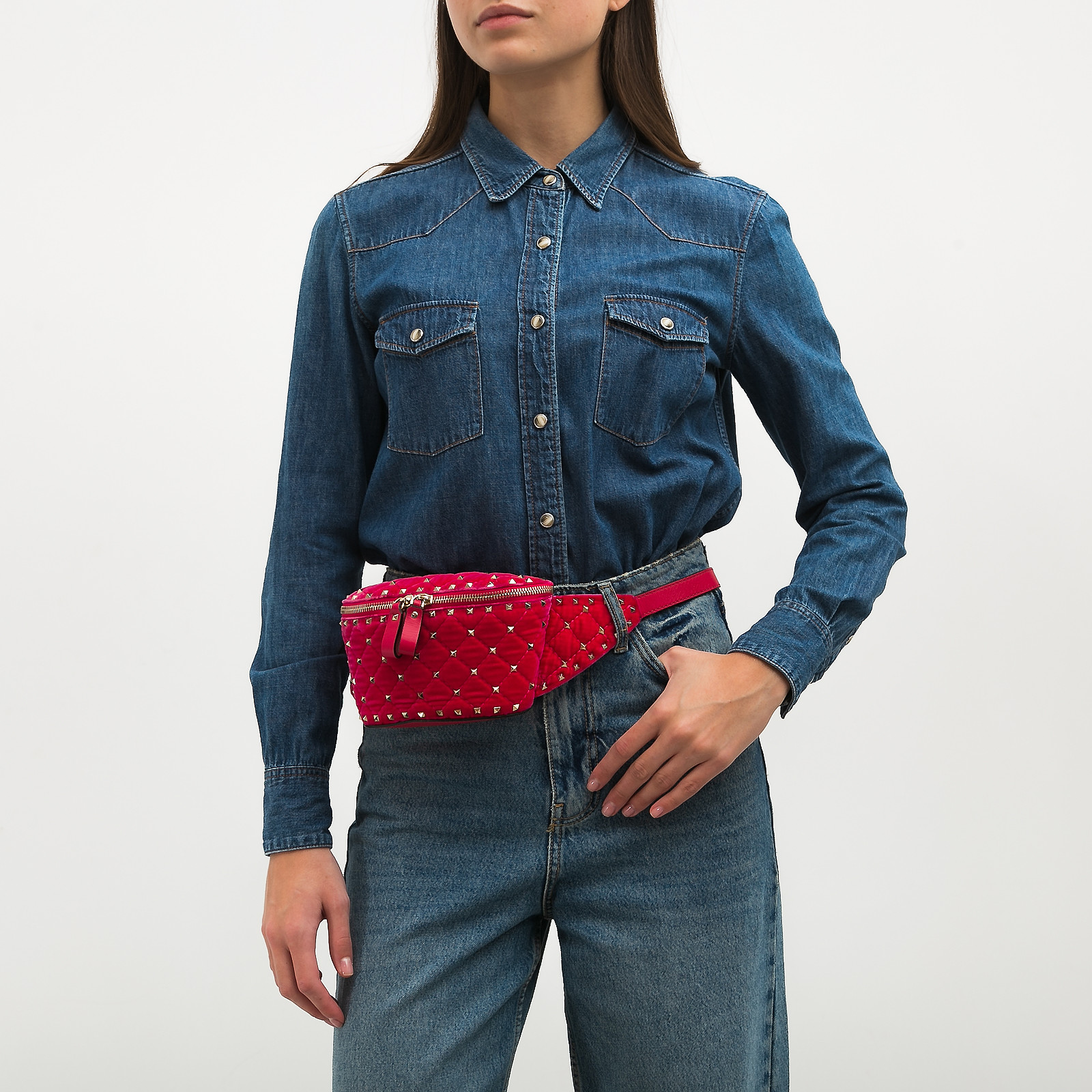 Сумка поясная Valentino - фото из каталога магазина брендовой одежды Second Friend Store Сумка поясная Valentino - купить оригинал в секонд-хенде SFS - 2