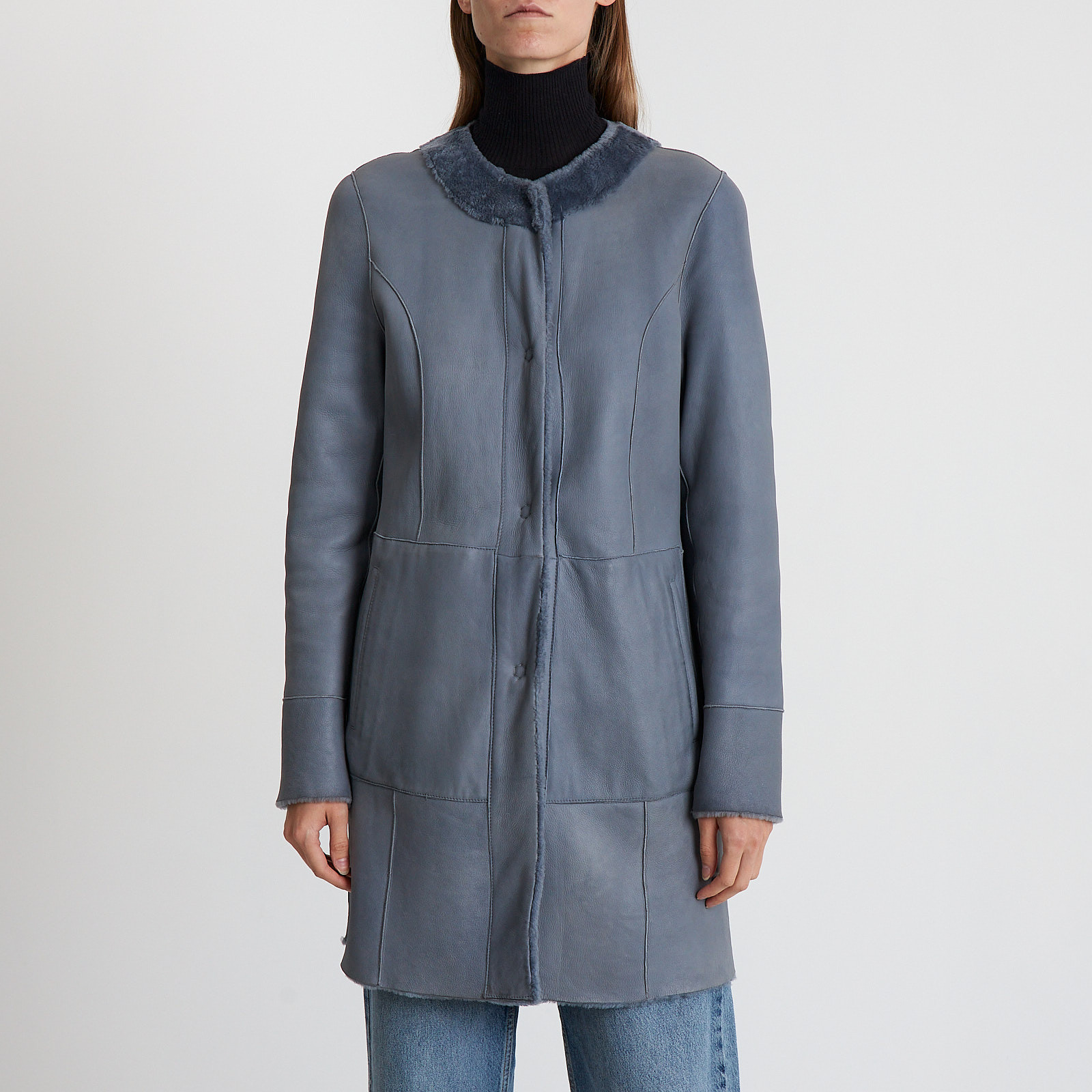 Дубленка голубого цвета DROMe - фото из каталога магазина брендовой одежды Second Friend Store Дубленка DROMe - купить оригинал в секонд-хенде SFS - 2