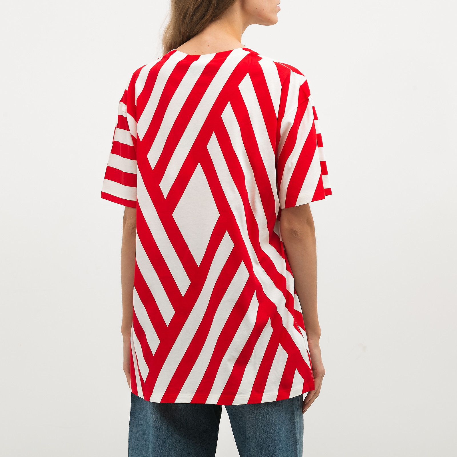 Футболка белого цвета Gucci - фото из каталога магазина брендовой одежды Second Friend Store Футболка Gucci - купить оригинал в секонд-хенде SFS - 2