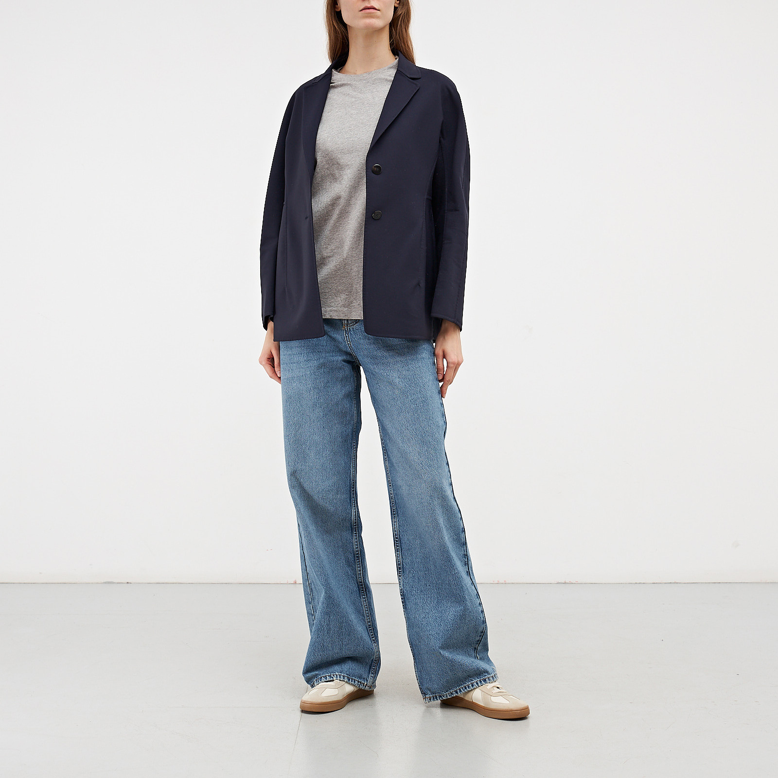 Футболка серого цвета Acne Studios - фото из каталога магазина брендовой одежды Second Friend Store Футболка Acne Studios - купить оригинал в секонд-хенде SFS - 2