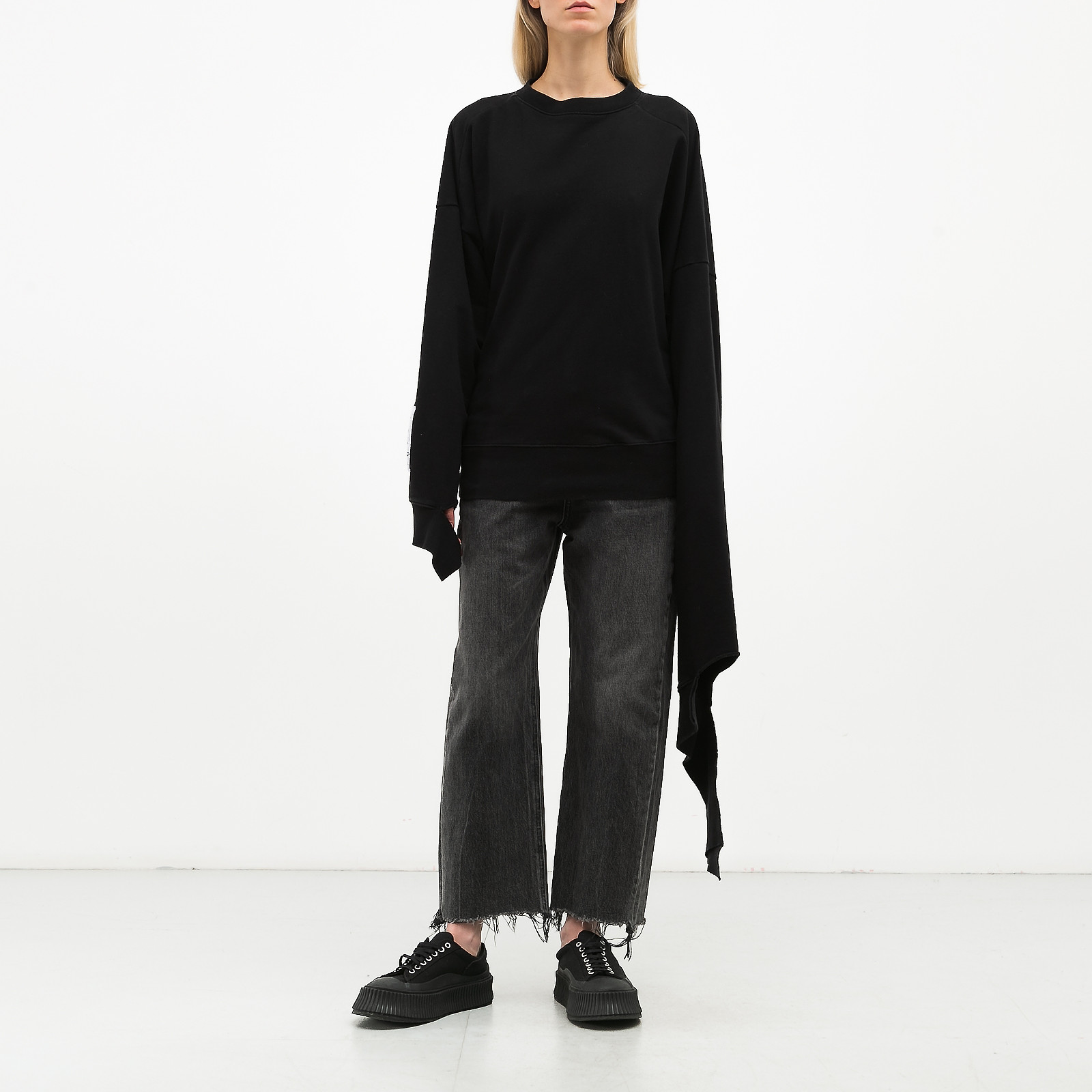 Свитшот черного цвета Vetements - фото из каталога магазина брендовой одежды Second Friend Store Свитшот Vetements - купить оригинал в секонд-хенде SFS - 2