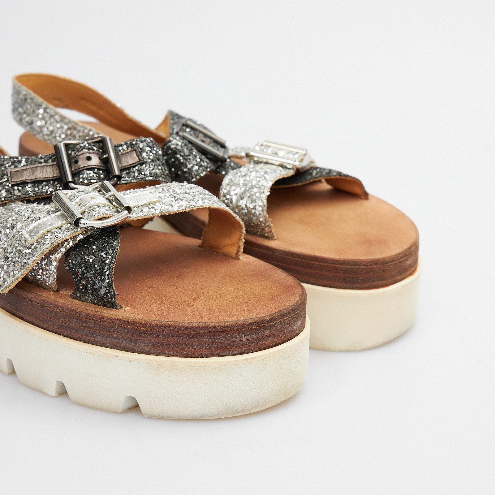 Сандалии серого цвета MM6 Maison Margiela - фото из каталога магазина брендовой одежды Second Friend Store Сандалии MM6 Maison Margiela - купить оригинал в секонд-хенде SFS - 4