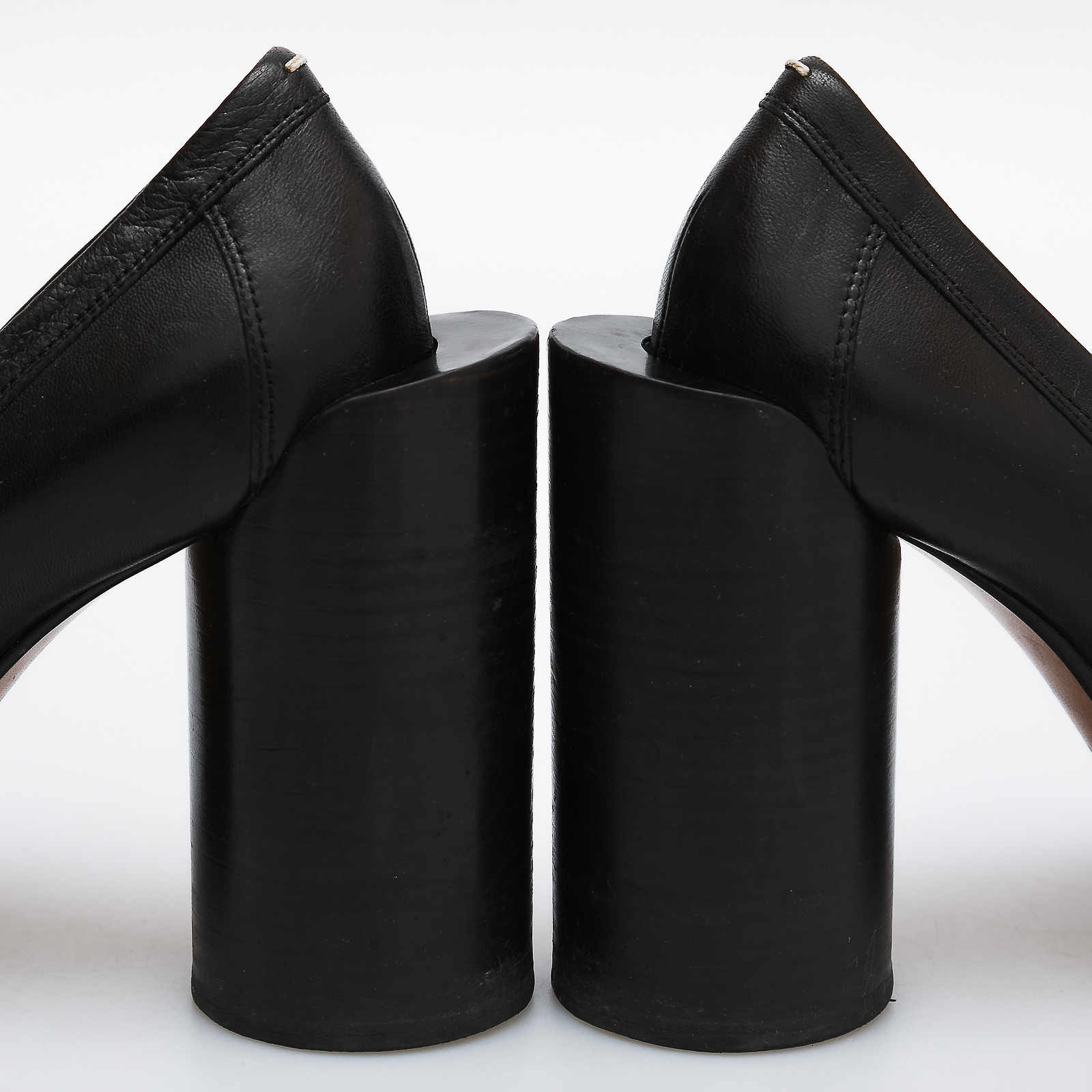 Туфли черного цвета Maison Margiela - фото из каталога магазина брендовой одежды Second Friend Store Туфли Maison Margiela - купить оригинал в секонд-хенде SFS - 5