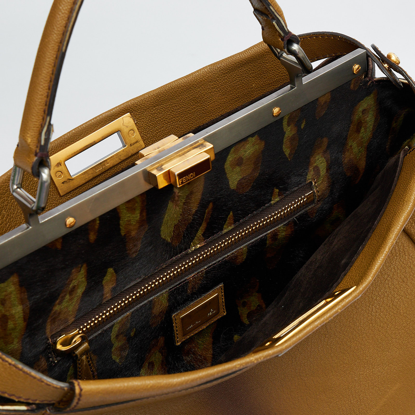 Сумка коричневого цвета Fendi - фото из каталога магазина брендовой одежды Second Friend Store Сумка Fendi - купить оригинал в секонд-хенде SFS - 8