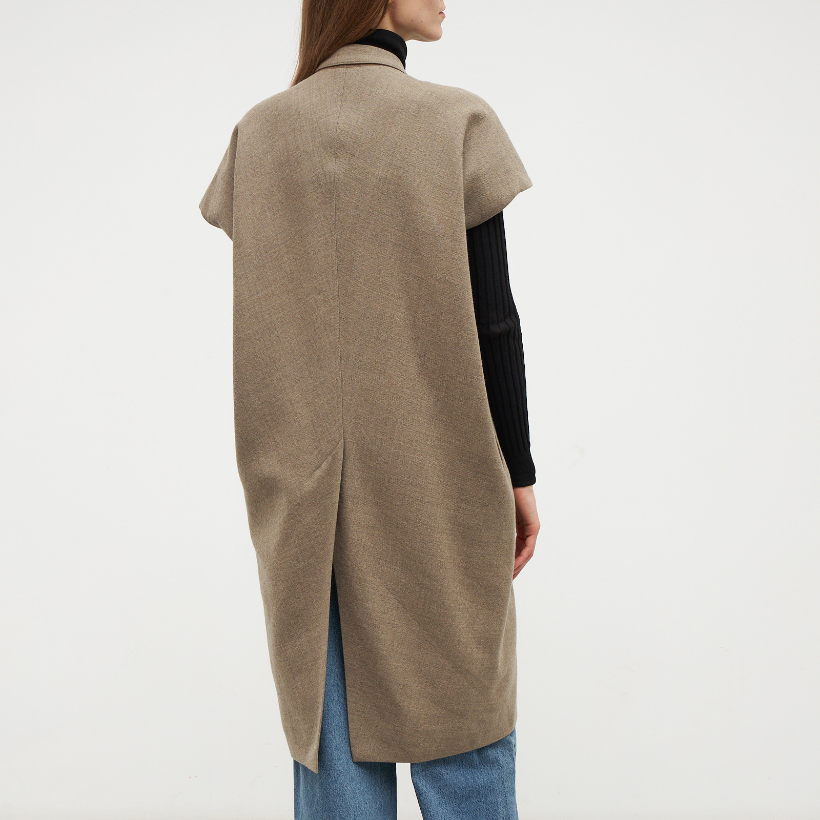 Жилет бежевого цвета Rick Owens - фото из каталога магазина брендовой одежды Second Friend Store Жилет Rick Owens - купить оригинал в секонд-хенде SFS - 3