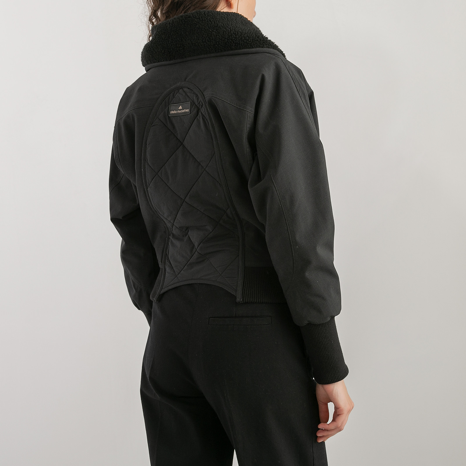 Куртка Adidas х черного цвета Stella McCartney - фото из каталога магазина брендовой одежды Second Friend Store Куртка Adidas х Stella McCartney - купить оригинал в секонд-хенде SFS - 2