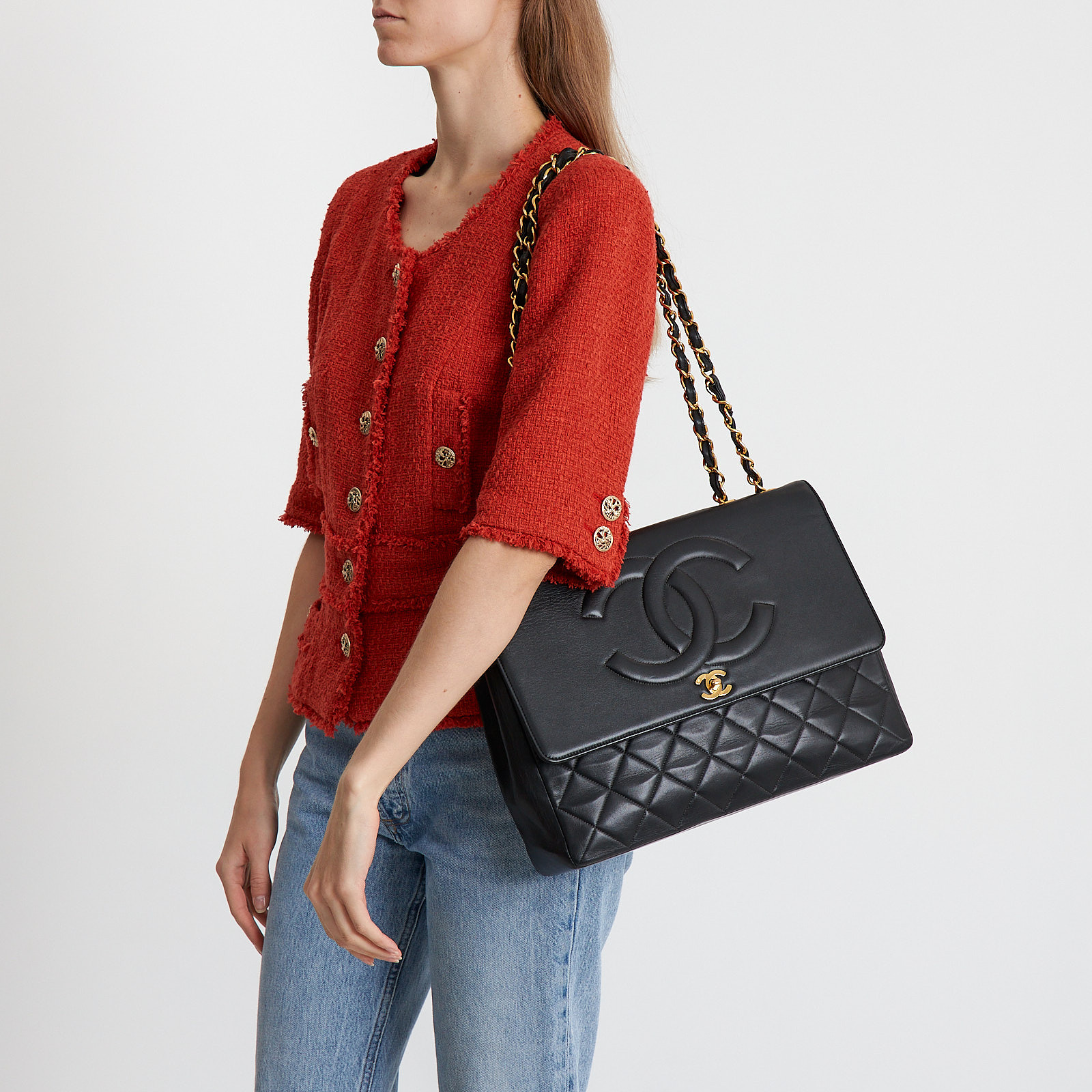 Сумка черного цвета Chanel - фото из каталога магазина брендовой одежды Second Friend Store Сумка Chanel - купить оригинал в секонд-хенде SFS - 2