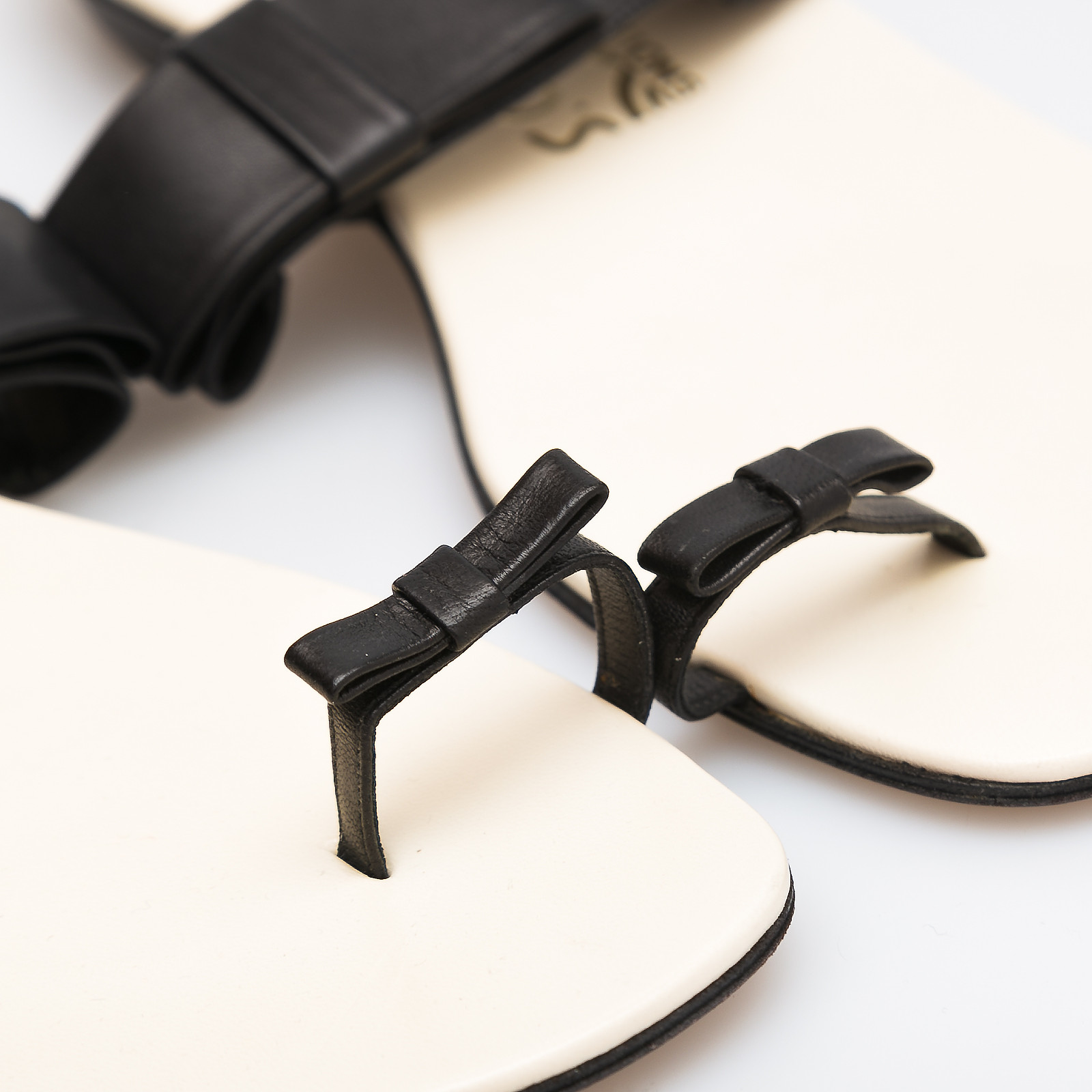 Сандалии Salvatore Ferragamo - купить оригинал в секонд-хенде SFS - 4