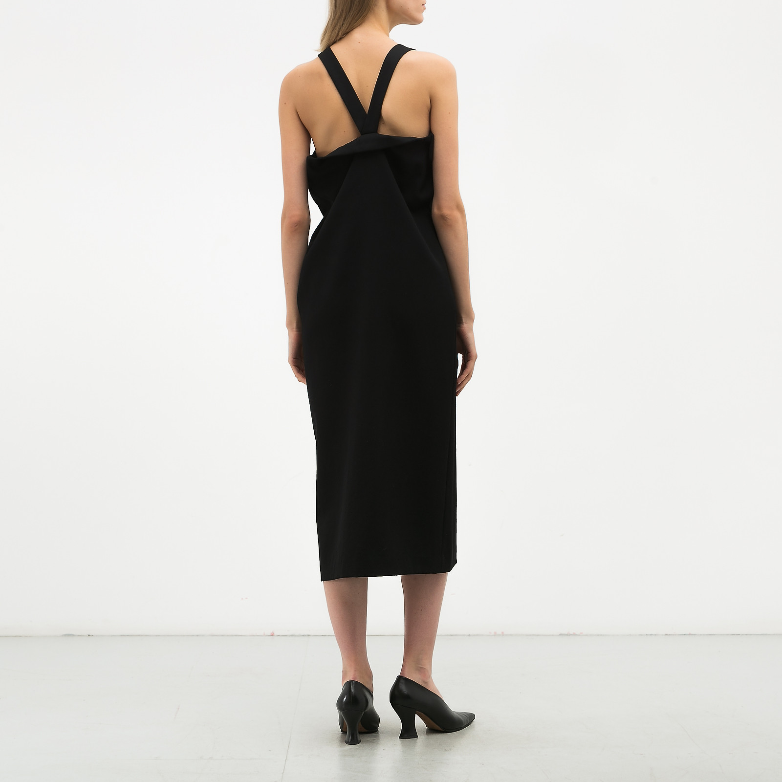 Платье черного цвета Yohji Yamamoto - фото из каталога магазина брендовой одежды Second Friend Store Платье Yohji Yamamoto - купить оригинал в секонд-хенде SFS - 2