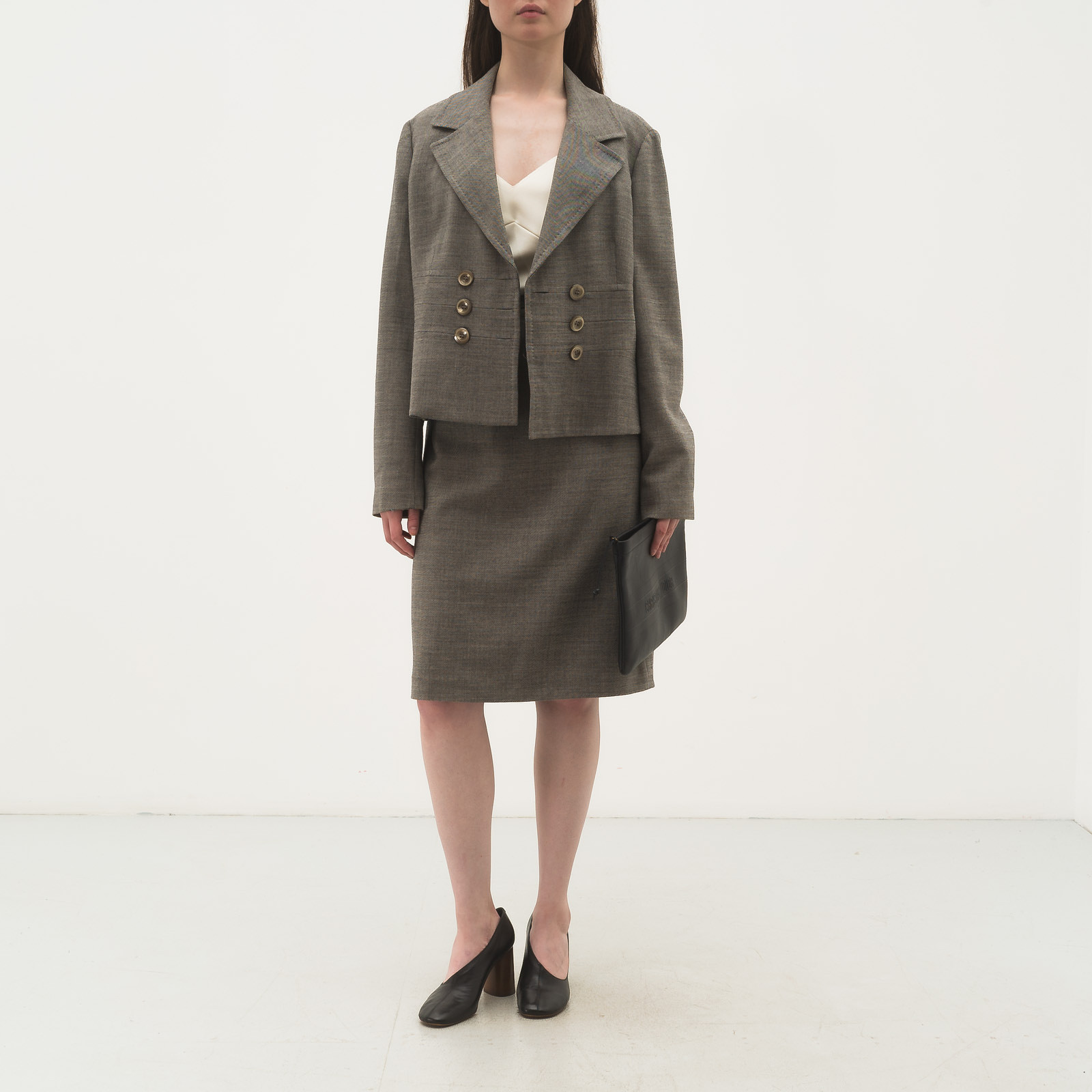 Костюм серого цвета Max Mara - фото из каталога магазина брендовой одежды Second Friend Store Костюм Max Mara - купить оригинал в секонд-хенде SFS - 1