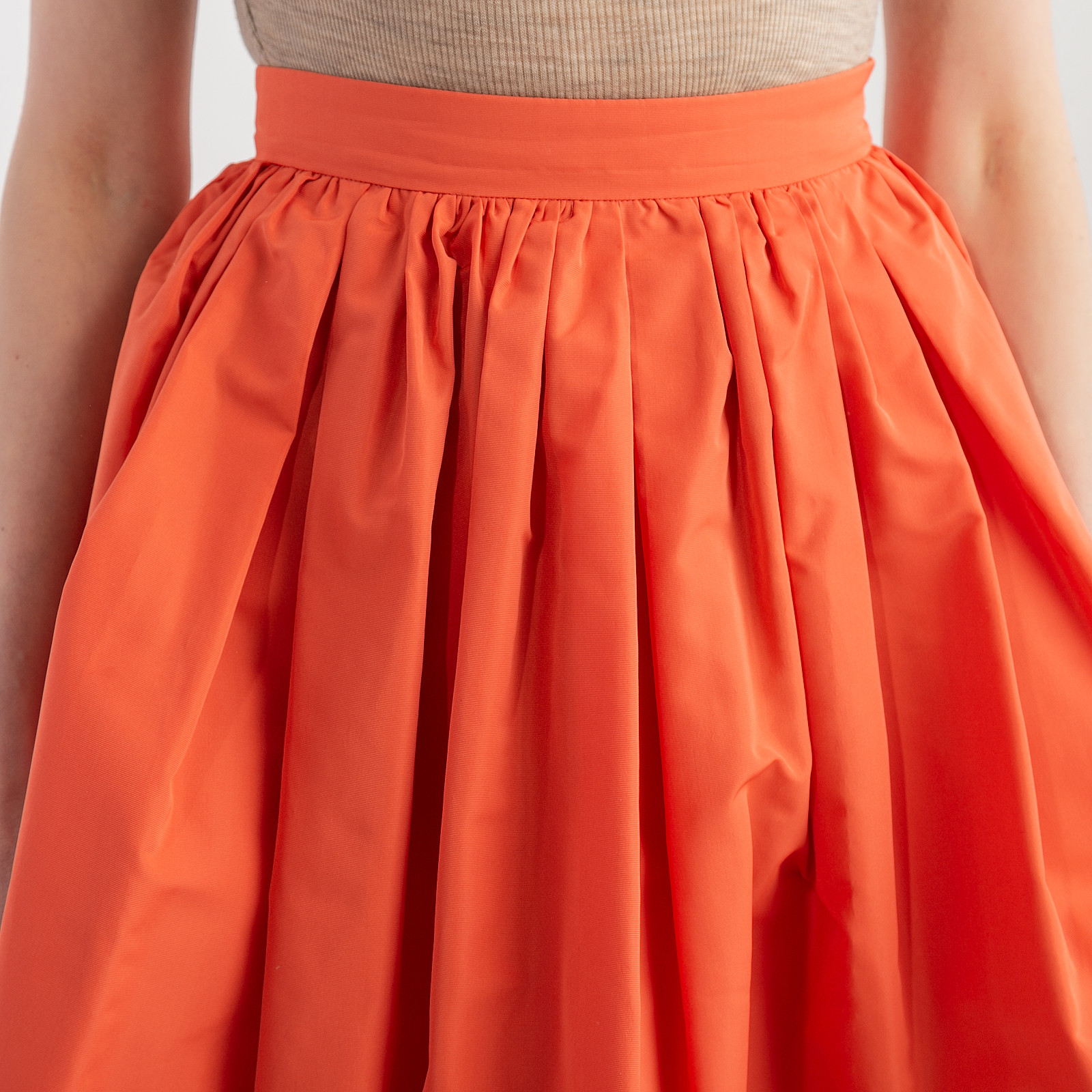 Юбка оранжевого цвета Miu Miu - фото из каталога магазина брендовой одежды Second Friend Store Юбка Miu Miu - купить оригинал в секонд-хенде SFS - 4