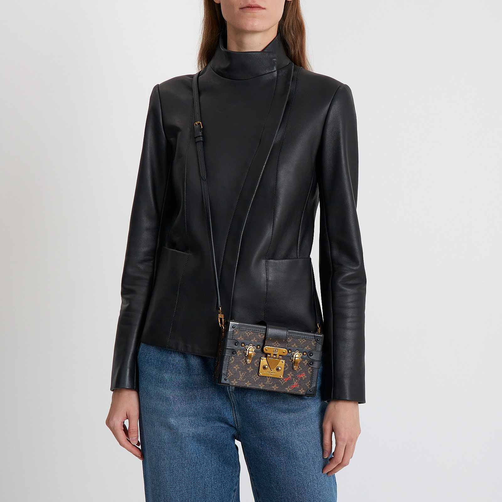 Сумка коричневого цвета Louis Vuitton - фото из каталога магазина брендовой одежды Second Friend Store Сумка Louis Vuitton - купить оригинал в секонд-хенде SFS - 2