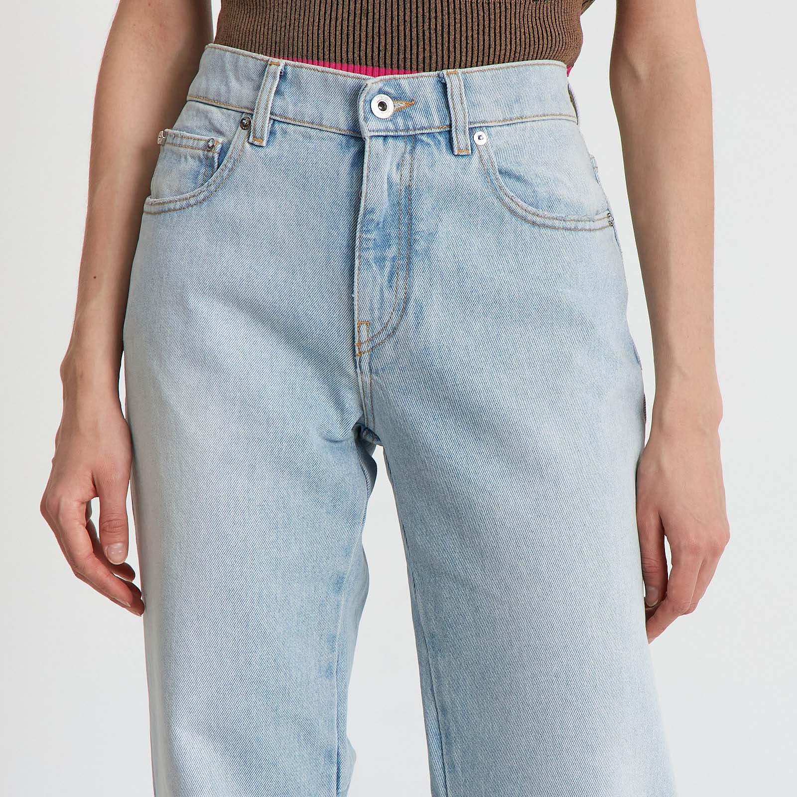 Джинсы голубого цвета Off-White - фото из каталога магазина брендовой одежды Second Friend Store Джинсы Off-White - купить оригинал в секонд-хенде SFS - 4