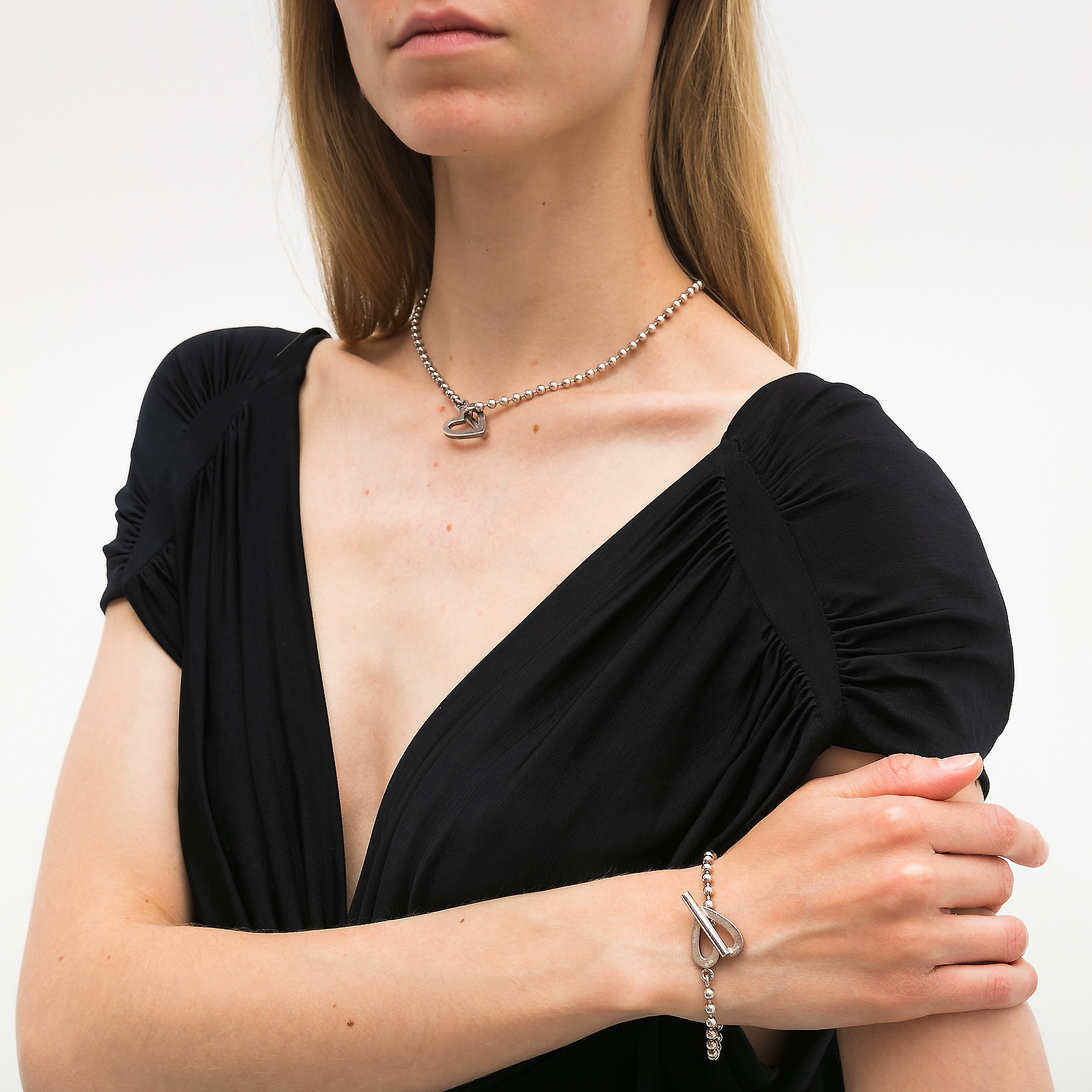 Комплект серебряного цвета Gucci - фото из каталога магазина брендовой одежды Second Friend Store Комплект Gucci - купить оригинал в секонд-хенде SFS - 2