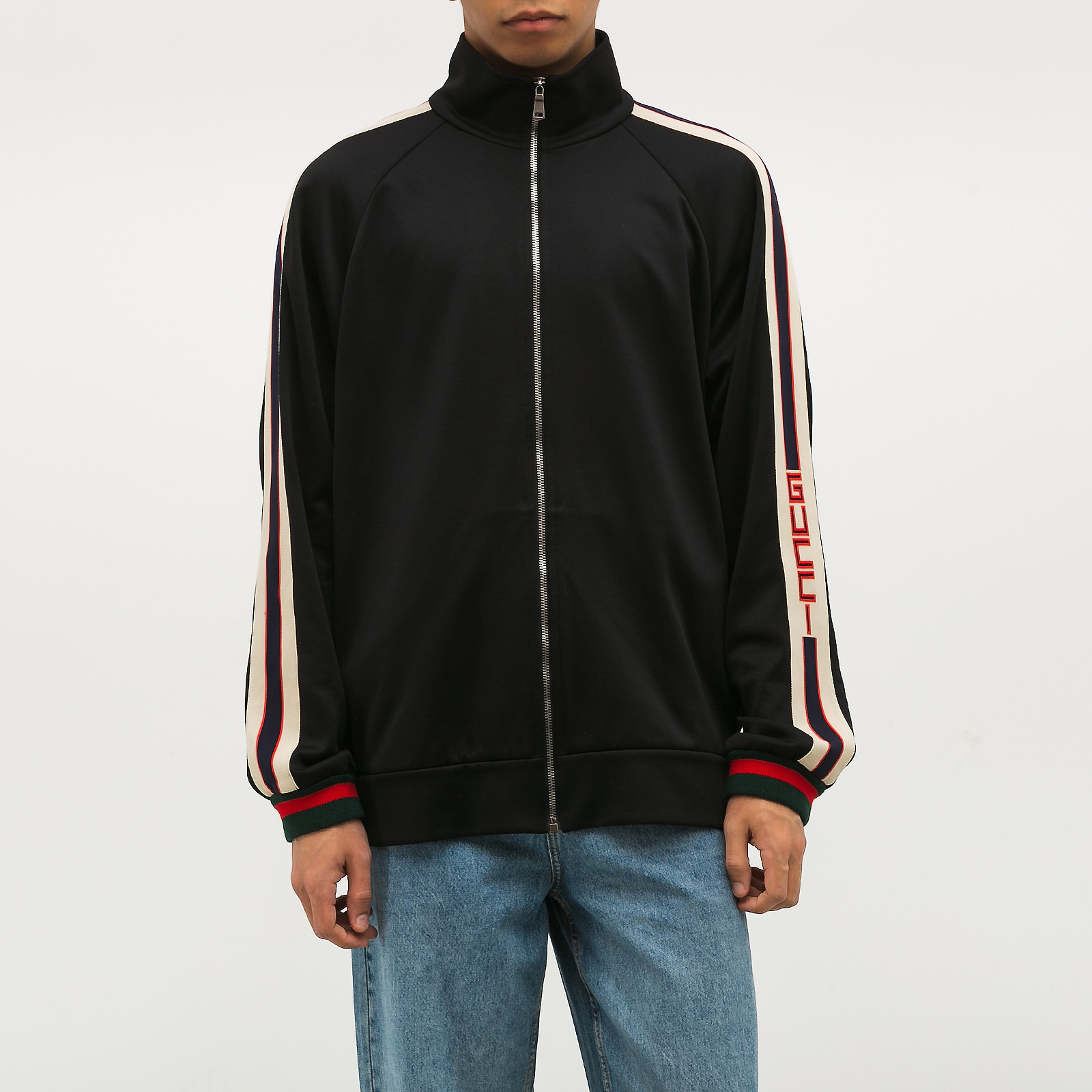 Легкая куртка черного цвета Gucci - фото из каталога магазина брендовой одежды Second Friend Store Легкая куртка Gucci - купить оригинал в секонд-хенде SFS - 1