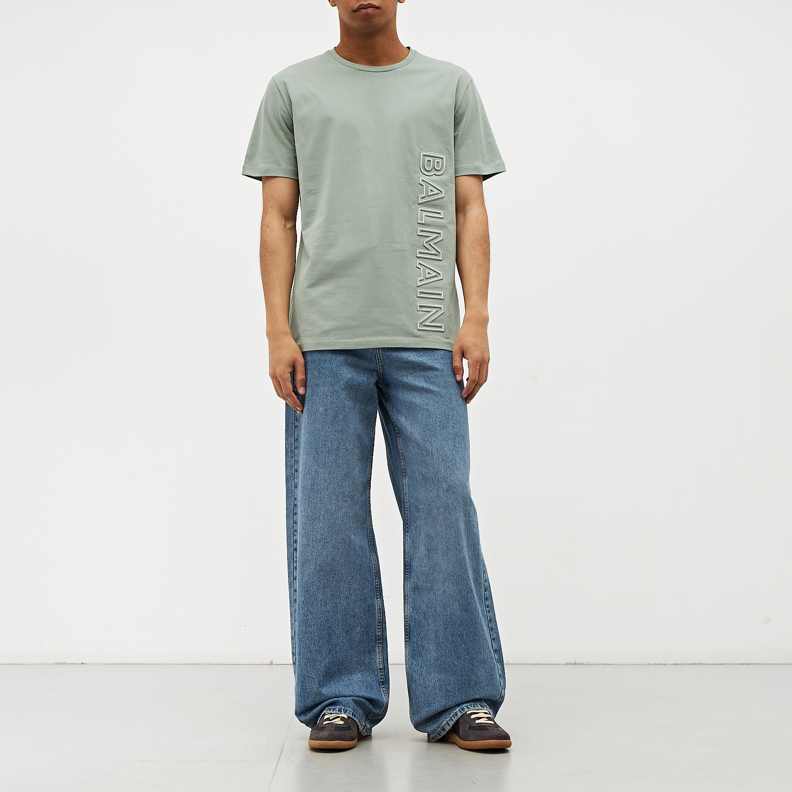 Футболка зеленого цвета Balmain - фото из каталога магазина брендовой одежды Second Friend Store Футболка Balmain - купить оригинал в секонд-хенде SFS - 2