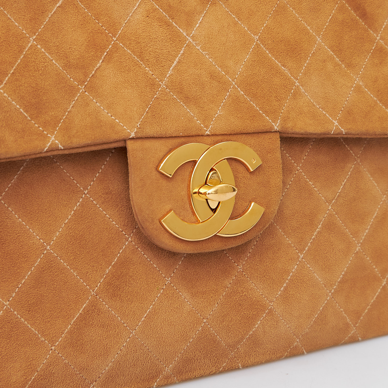 Сумка бежевого цвета Chanel - фото из каталога магазина брендовой одежды Second Friend Store Сумка Chanel - купить оригинал в секонд-хенде SFS - 3