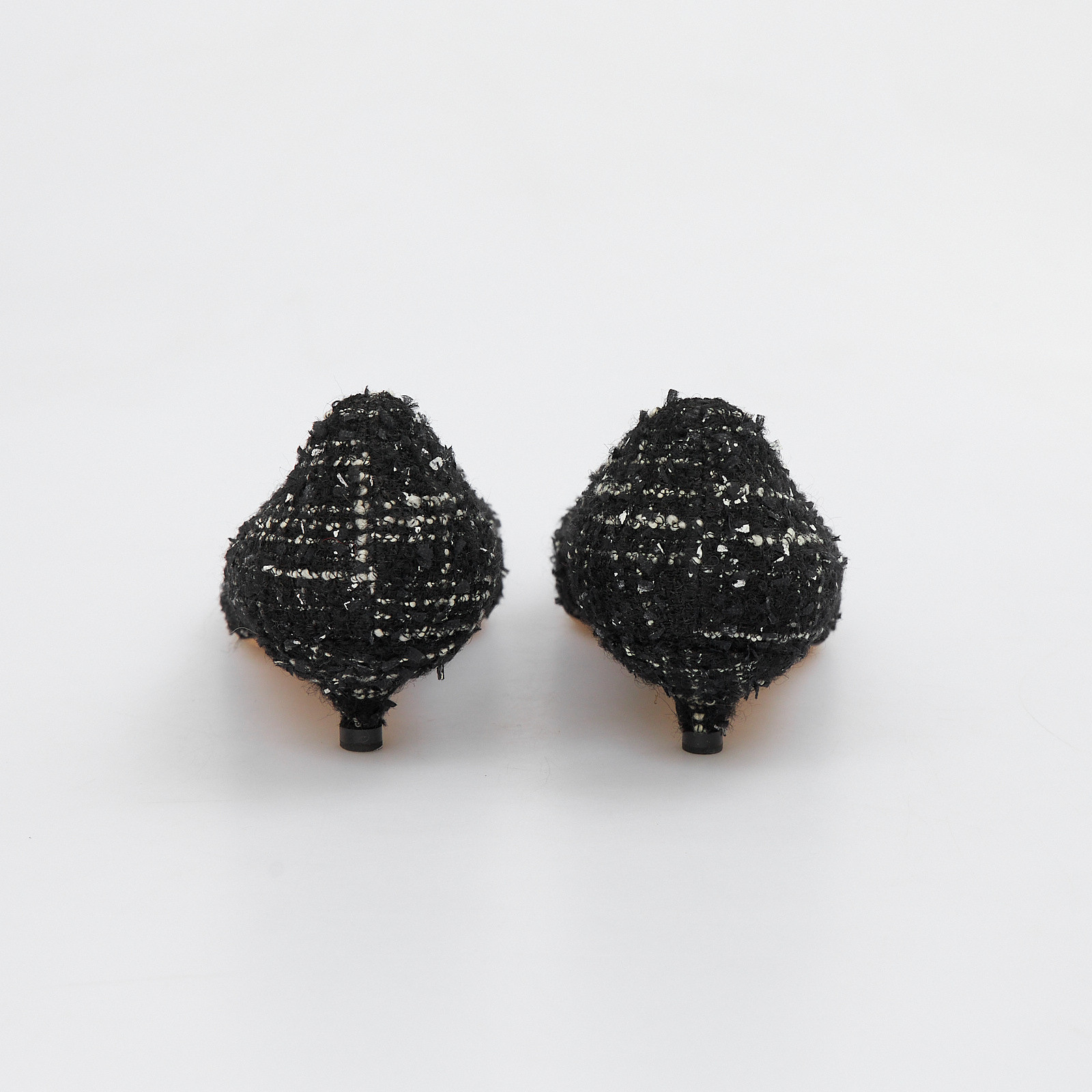 Туфли черного цвета Dolce&Gabbana - фото из каталога магазина брендовой одежды Second Friend Store Туфли Dolce&Gabbana - купить оригинал в секонд-хенде SFS - 3