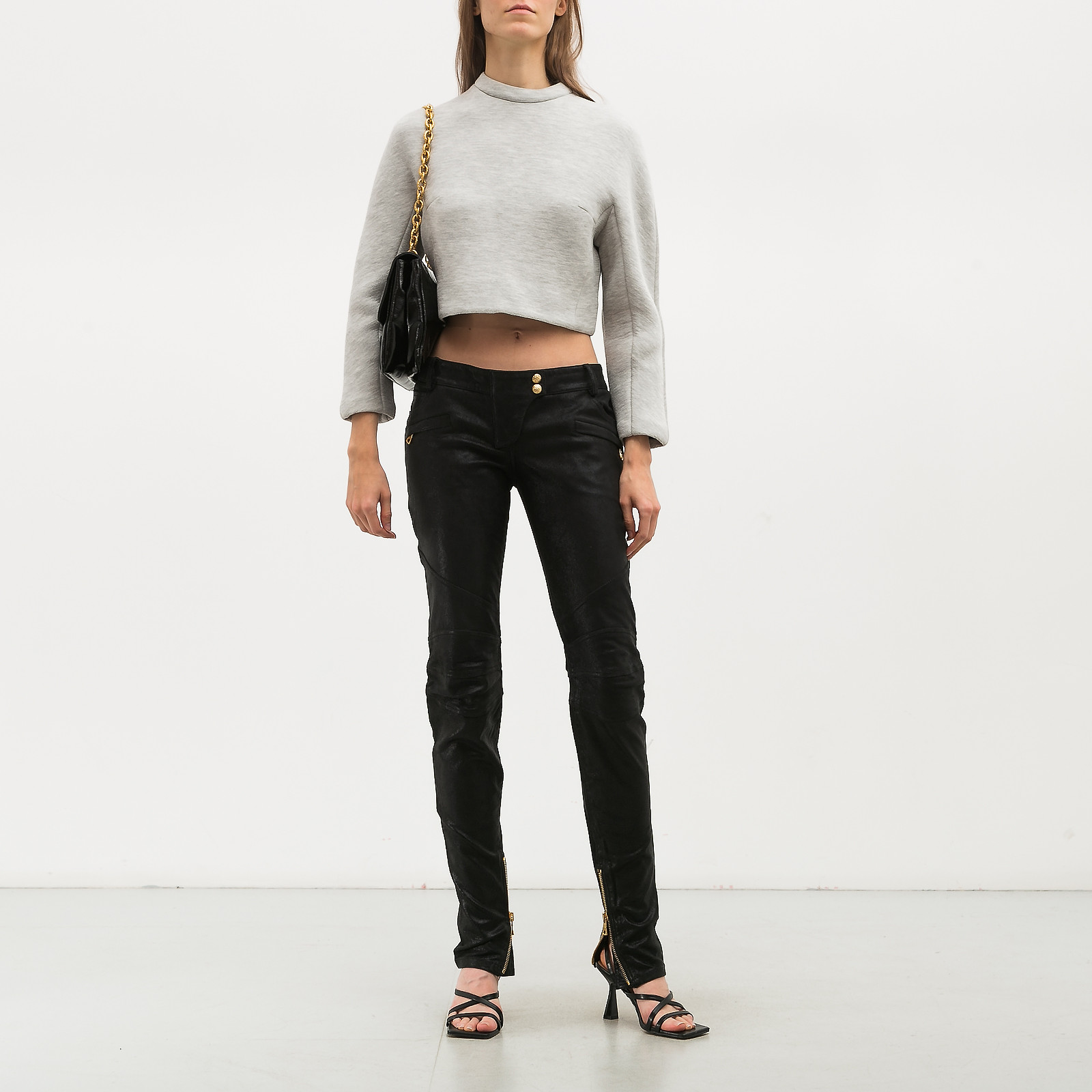 Брюки черного цвета Balmain - фото из каталога магазина брендовой одежды Second Friend Store Брюки Balmain - купить оригинал в секонд-хенде SFS - 3