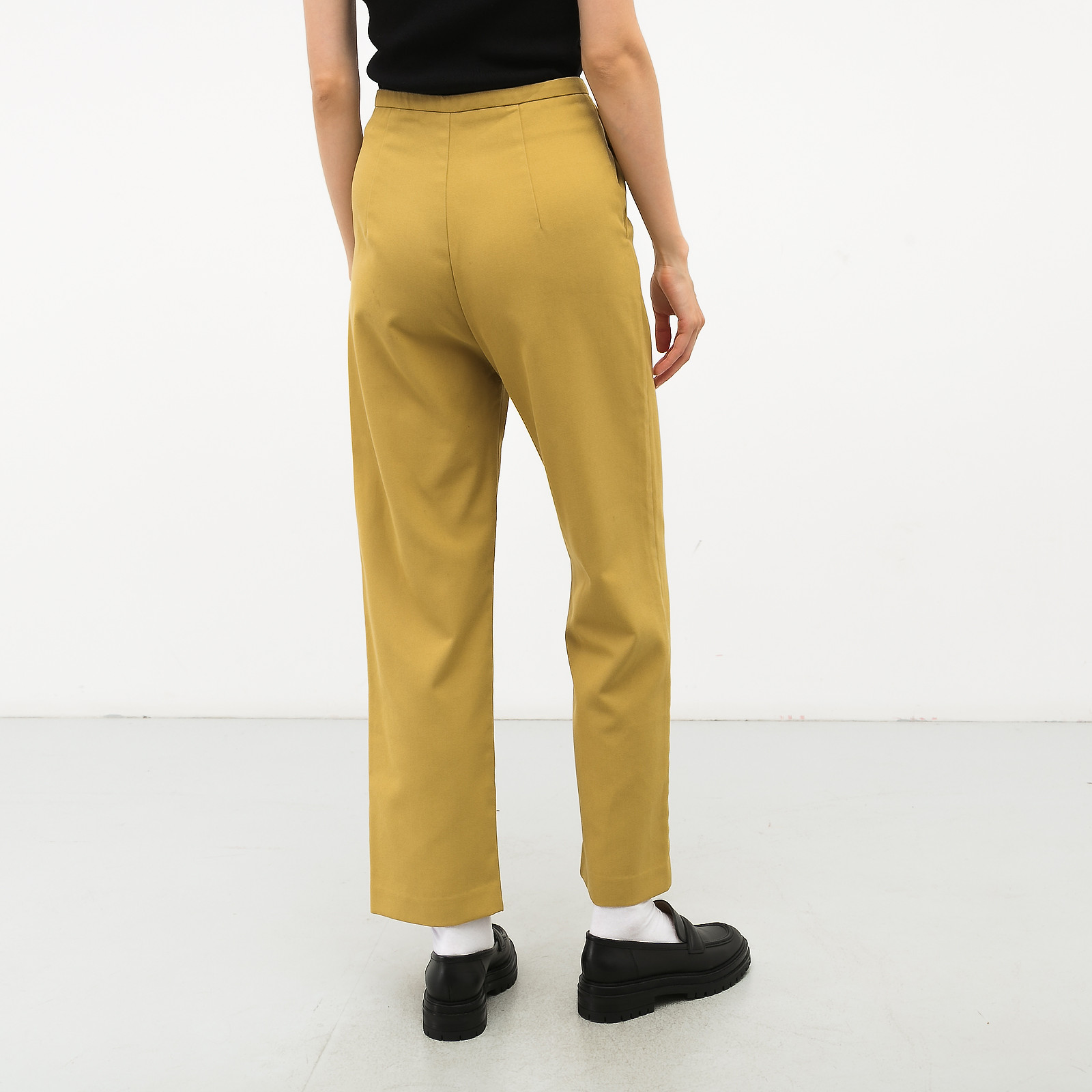 Брюки зеленого цвета Toteme - фото из каталога магазина брендовой одежды Second Friend Store Брюки Toteme - купить оригинал в секонд-хенде SFS - 2