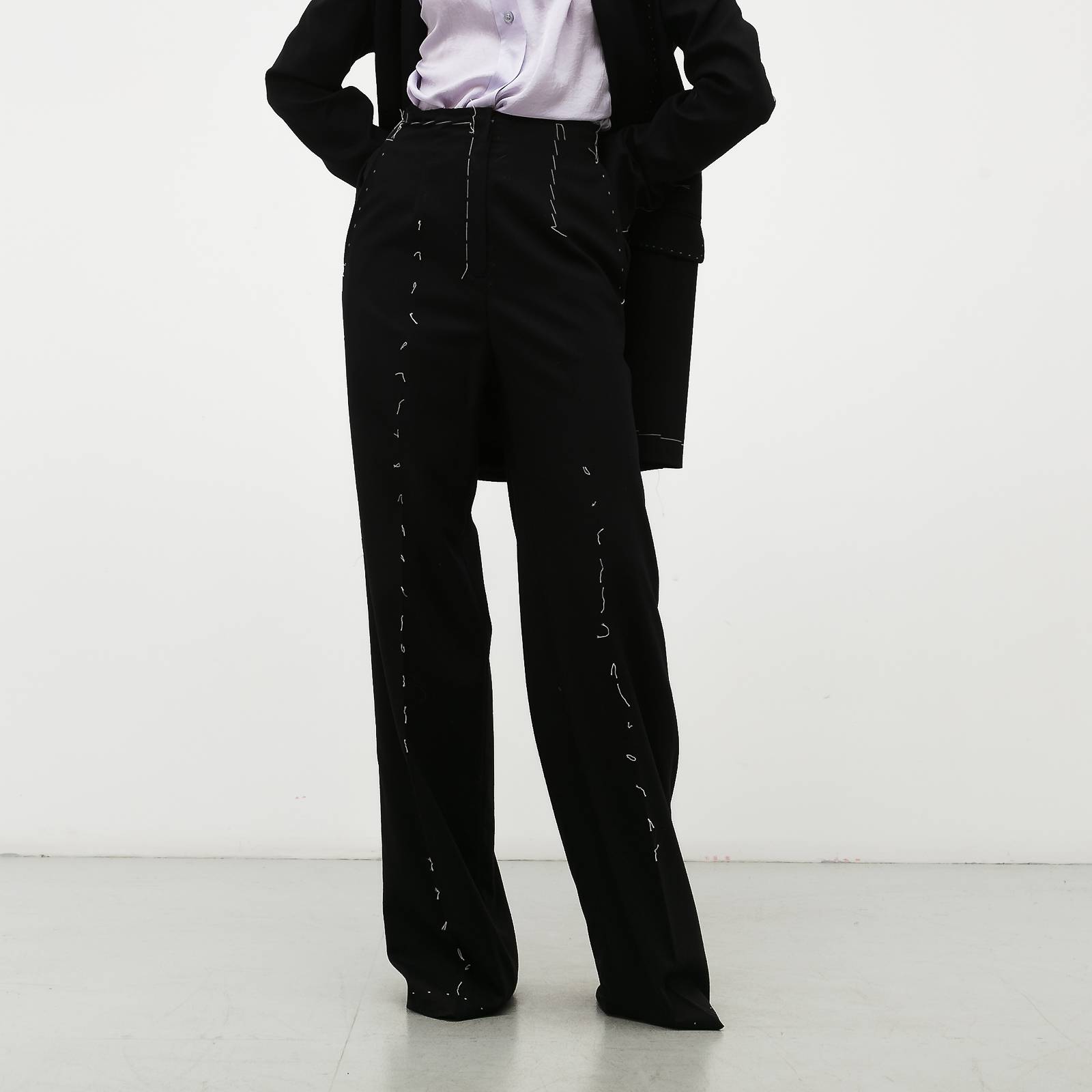 Костюм черного цвета Ruban - фото из каталога магазина брендовой одежды Second Friend Store Костюм Ruban - купить оригинал в секонд-хенде SFS - 4