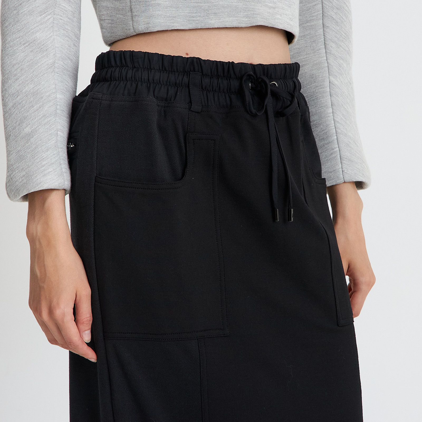 Юбка черного цвета Tom Ford - фото из каталога магазина брендовой одежды Second Friend Store Юбка Tom Ford - купить оригинал в секонд-хенде SFS - 4